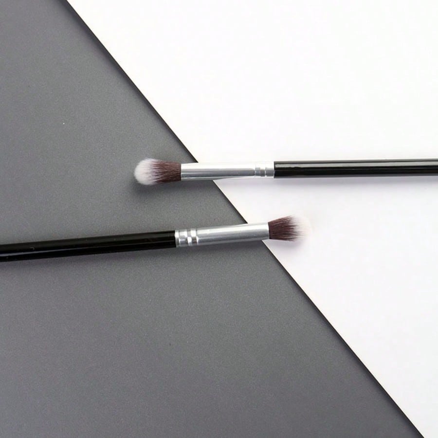 1/2pcs Glossy Handle Makeup Brushes, Soft & Dense Bristles, Unisex, Suitable For Concealer, Blending, Powder, Liquid, Cream And Polishing Cosmetics. Can Be Used For Nose Contouring, Blemish Coverage.