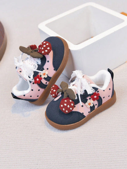 1 Pair Flat Shoes, Sweet Strawberry Infant Shoes, Soft Sole Anti-Slip Lace-Up Infant Shoes