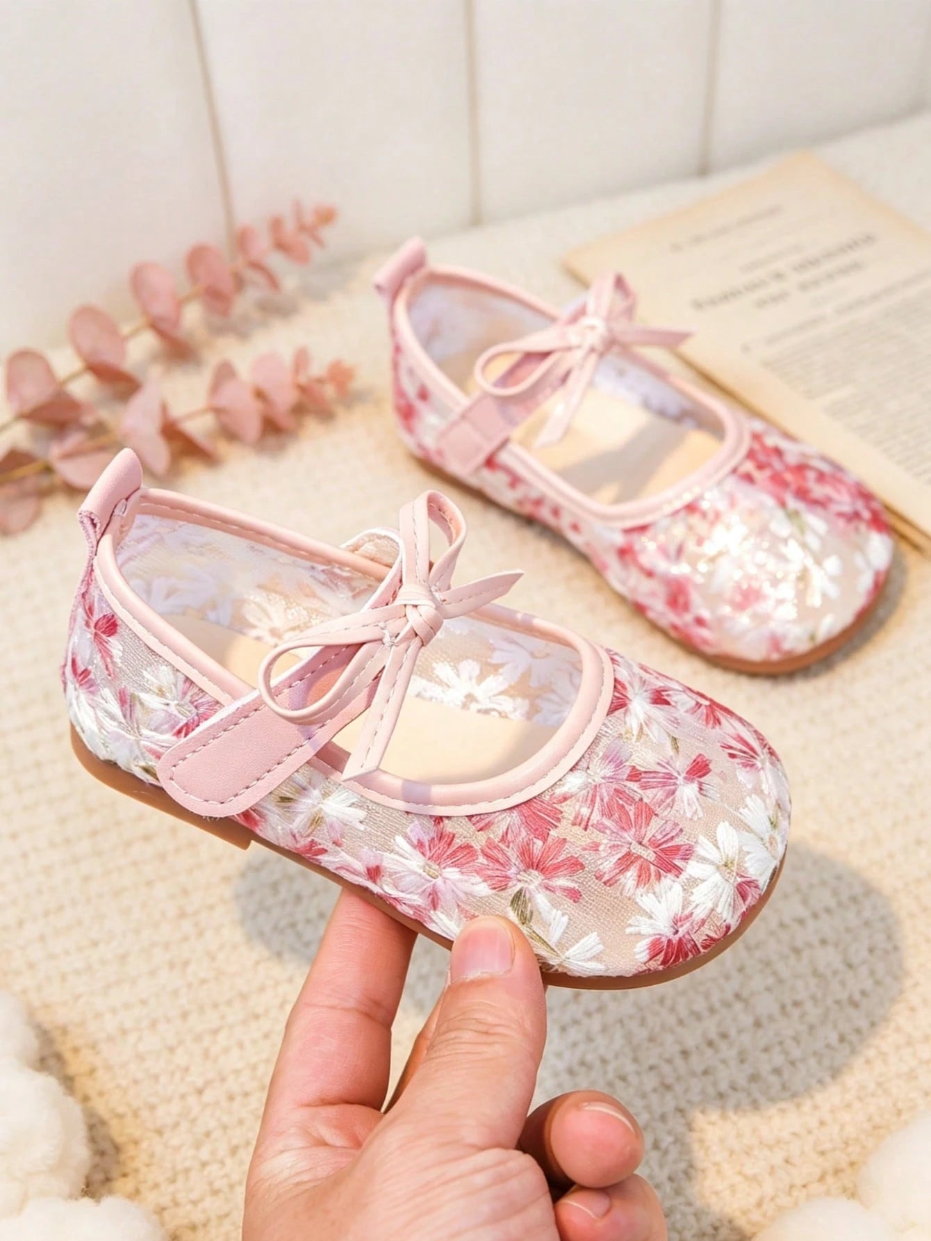 1 Pair Girls' Spring/Summer New Mesh Hollow Soft Bottom Shoes, Suitable For Birthday, Wedding, Formal Occasions, Parties, Stage Performances And Other Important Moments