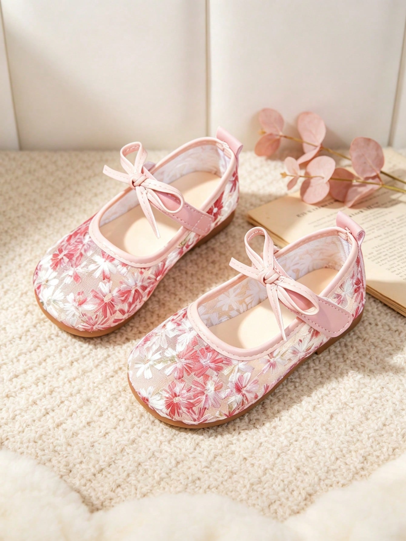 1 Pair Girls' Spring/Summer New Mesh Hollow Soft Bottom Shoes, Suitable For Birthday, Wedding, Formal Occasions, Parties, Stage Performances And Other Important Moments