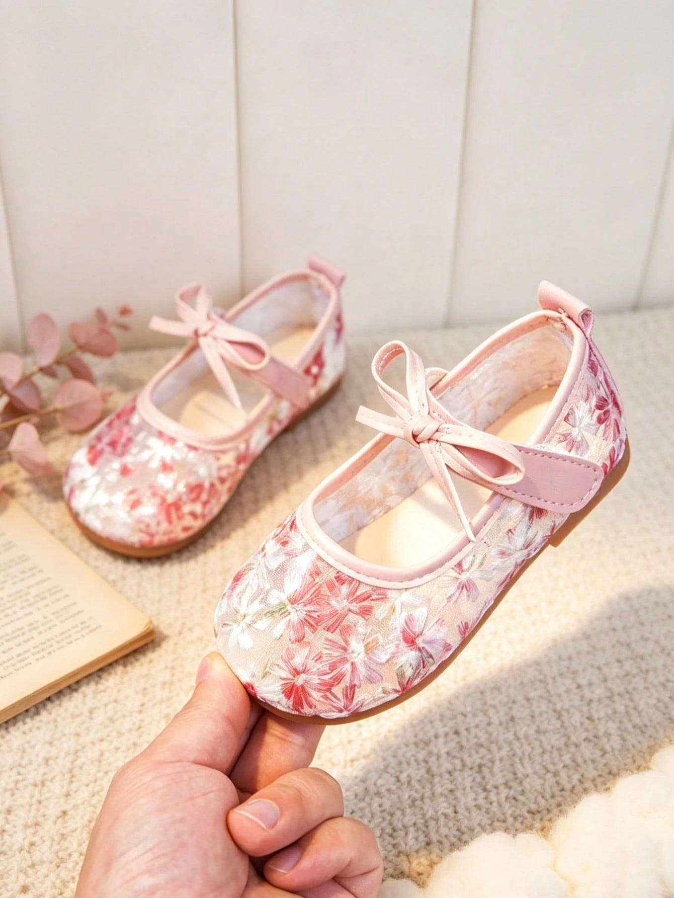 1 Pair Girls' Spring/Summer New Mesh Hollow Soft Bottom Shoes, Suitable For Birthday, Wedding, Formal Occasions, Parties, Stage Performances And Other Important Moments