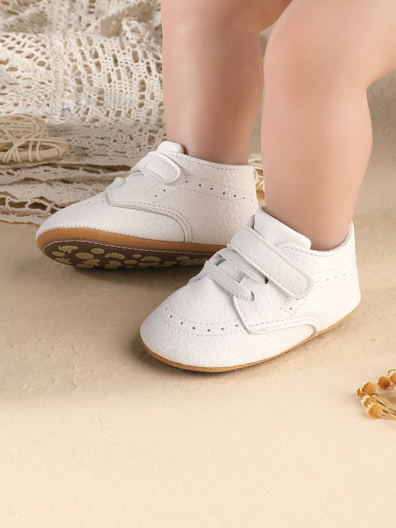 1 Pair Newborn Infant Solid Color PU Hook And Loop Flat Design Infant Prewalker Shoes, Suitable For Indoor And Outdoor, Spring & Autumn