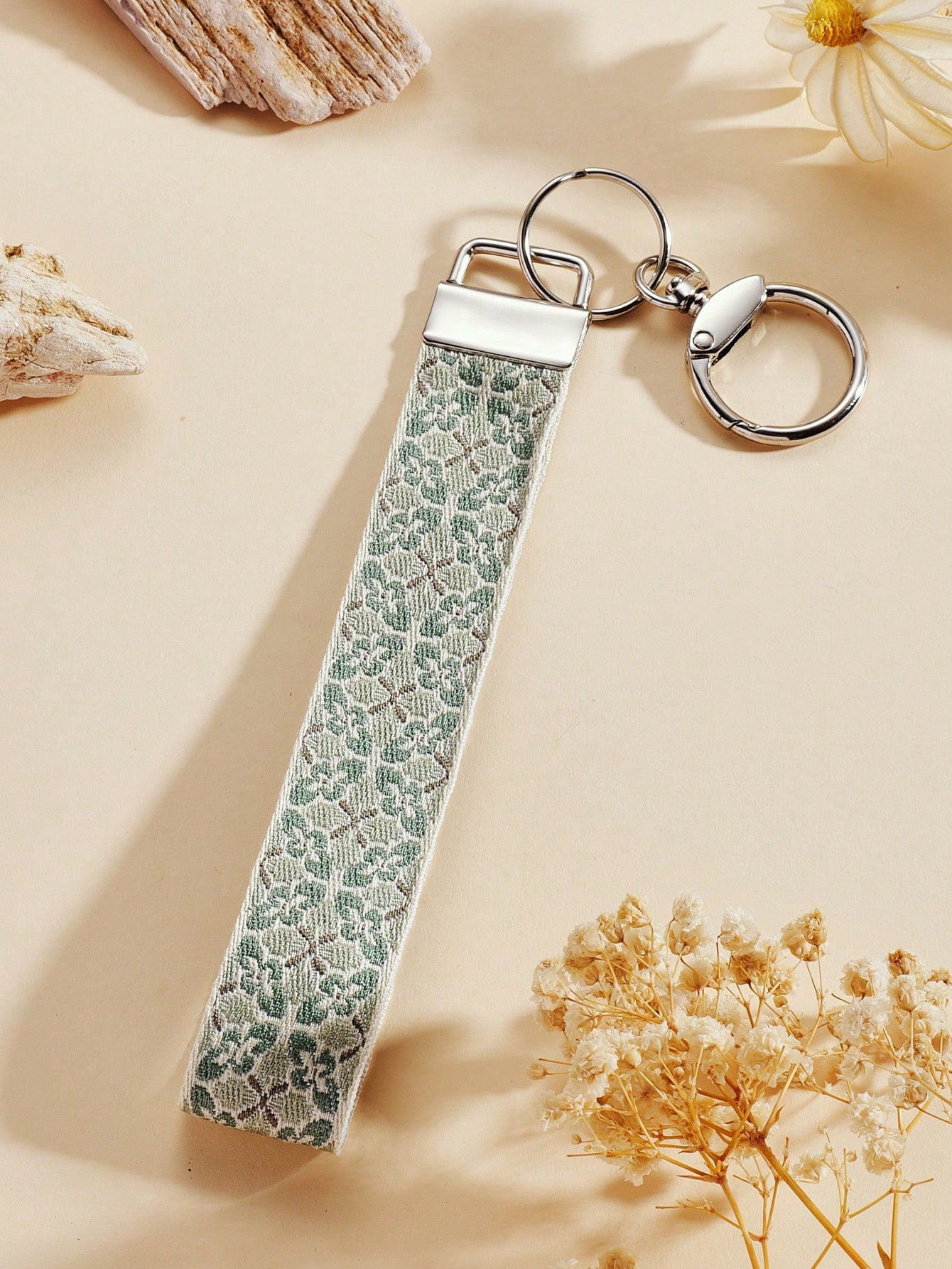 1 Piece Of Zinc Alloy Key Chain, Key Chain, Bag Charms,Webbing Key Chain, Keychain Accessories,Wrist Key Chain, Printed Webtape Key Chain, Women's Car Key Chain, Women's Bag And Pendant Key Chain, Uni