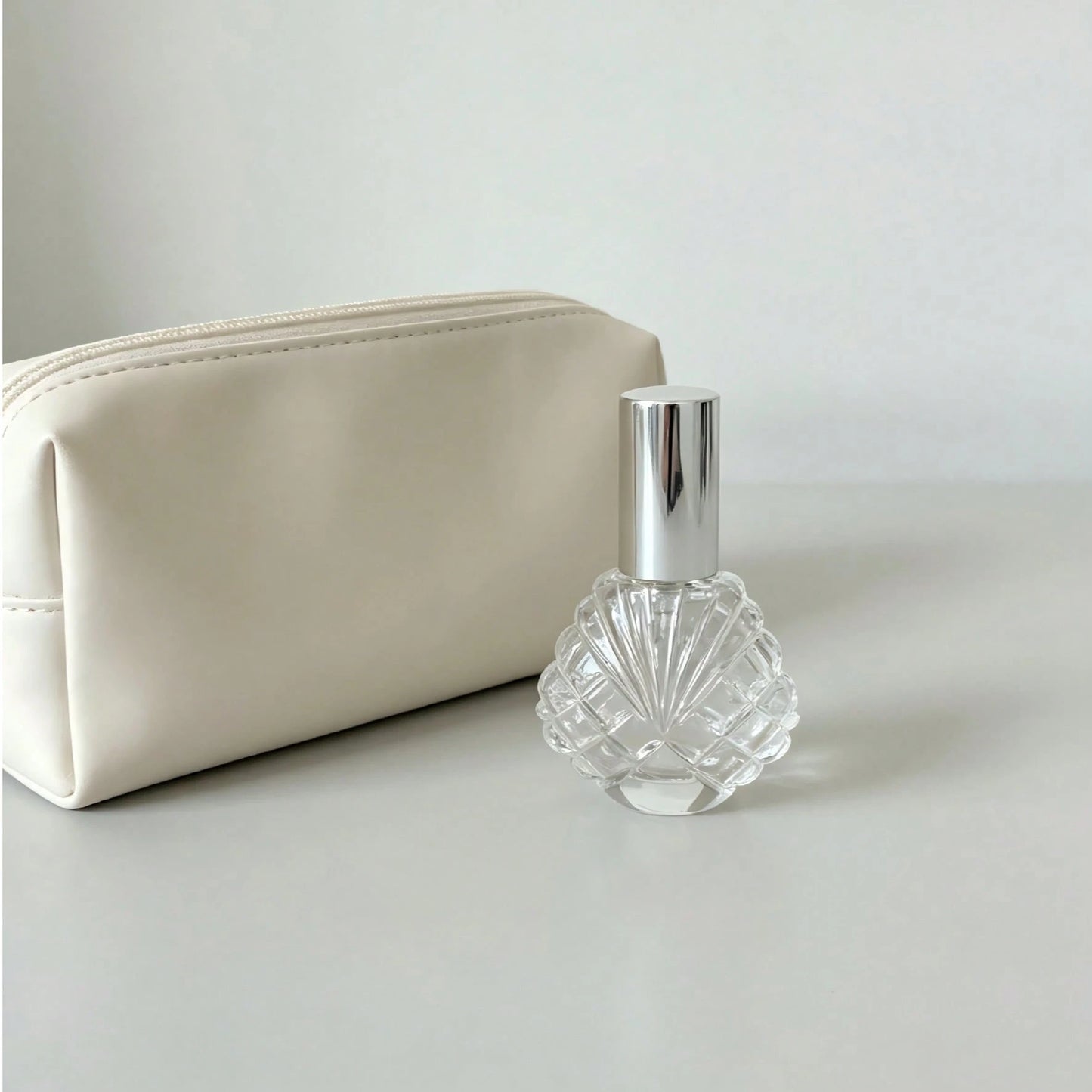 1pc/2pcs/4pcs 14ml Perfume Refill Bottle Glass Shell Pattern Fashionable Small Spray Bottle Portable Travel Sample Dispenser