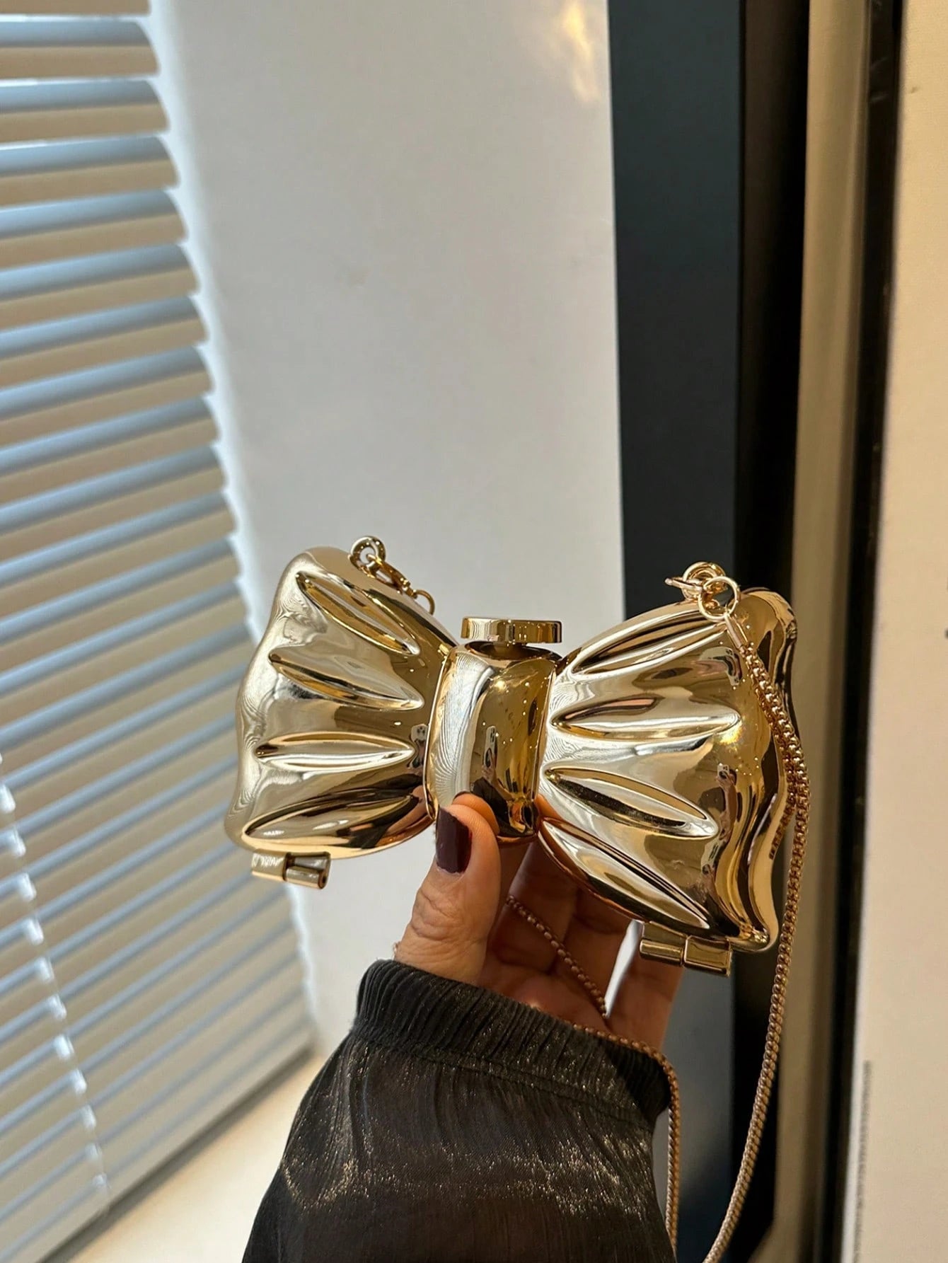 1pc Acrylic Plated Metal Bowknot Mini Evening Bag, Decorative Versatile Women's Fashion Chain Lipstick Bag, Jewelry Earphone Makeup Box Gift For Ladies, Suitable For Valentine's Day, Parties, Dates, S