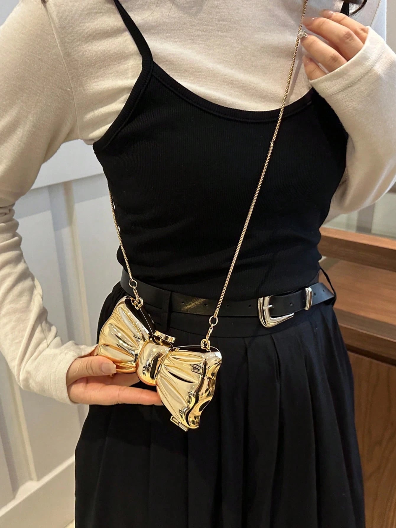 1pc Acrylic Plated Metal Bowknot Mini Evening Bag, Decorative Versatile Women's Fashion Chain Lipstick Bag, Jewelry Earphone Makeup Box Gift For Ladies, Suitable For Valentine's Day, Parties, Dates, S