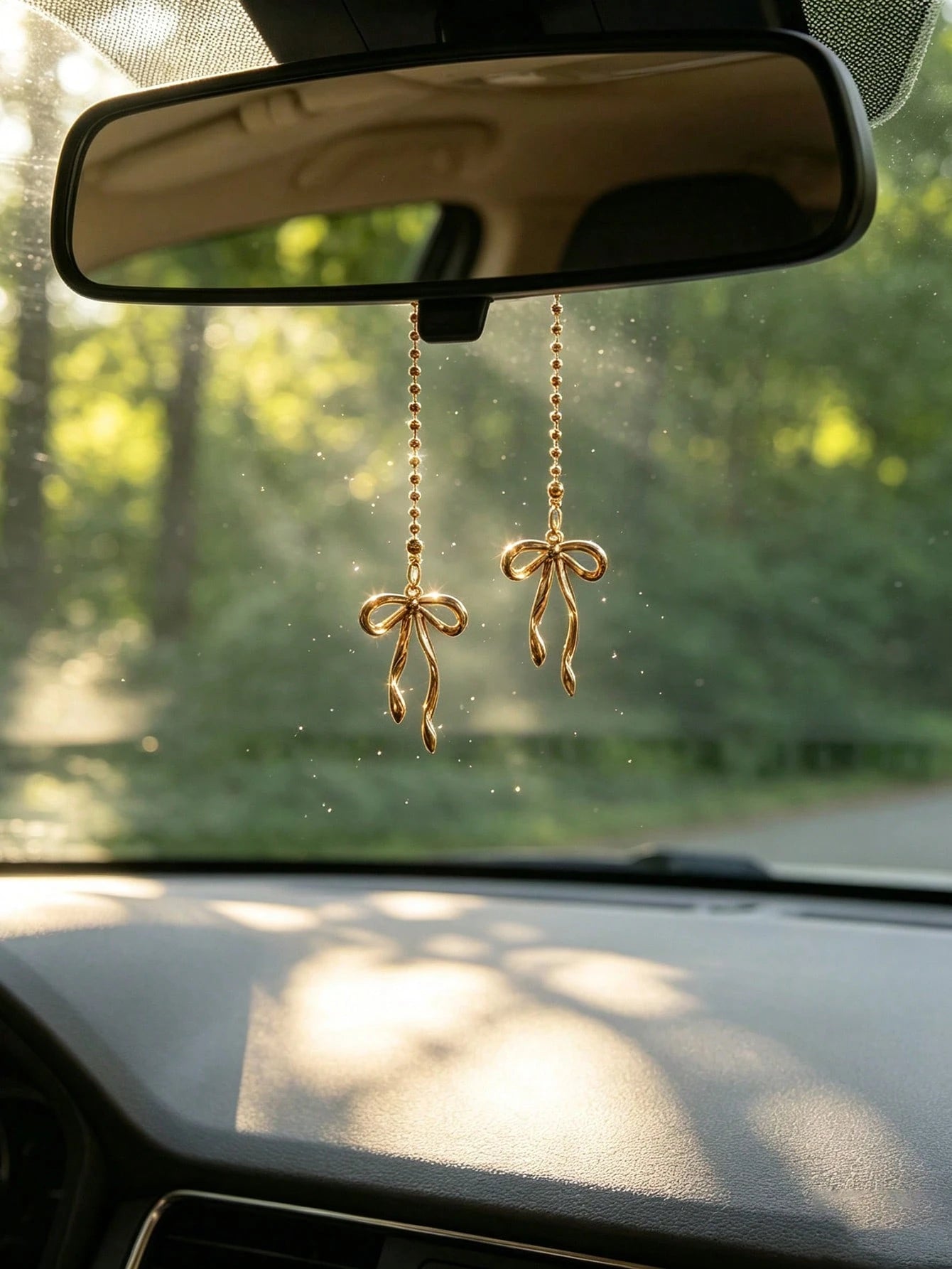 1pc Alloy Bowknot Car Rearview Mirror Hanging Decoration, Women's Car Interior Accessory