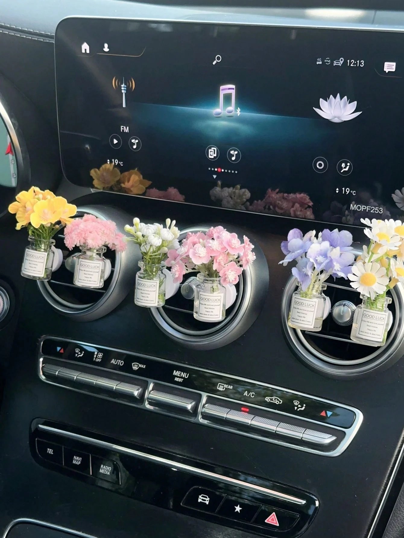 1pc Creative Car Air Vent Decor, Starry Sky Flower Transparent New Car Interior Air Conditioner Clip, Fragrance-Free (Please Clean Surface Material Before Use, Can Be Used As Decoration)