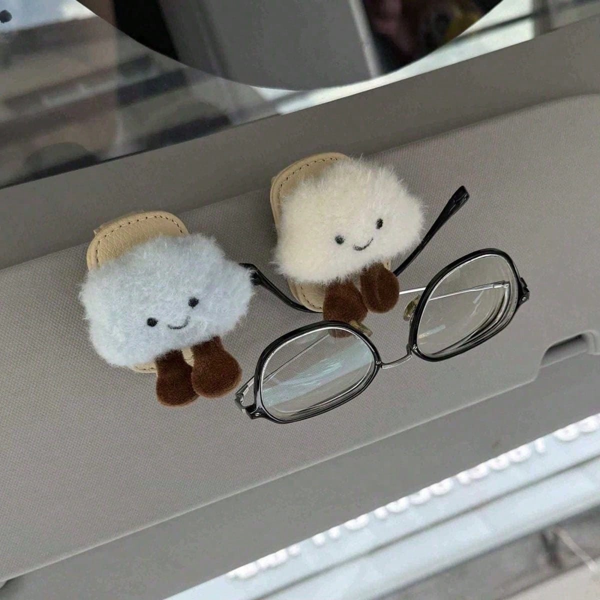 1pc Cute Inflatable Cloud Car Hanging Glasses Holder, Cartoon Multifunctional Sunglasses Rack, Multifunctional Car Ticket Card Storage Organizer, Cute Car Interior Decor, Soft Fluffy Car Interior Deco