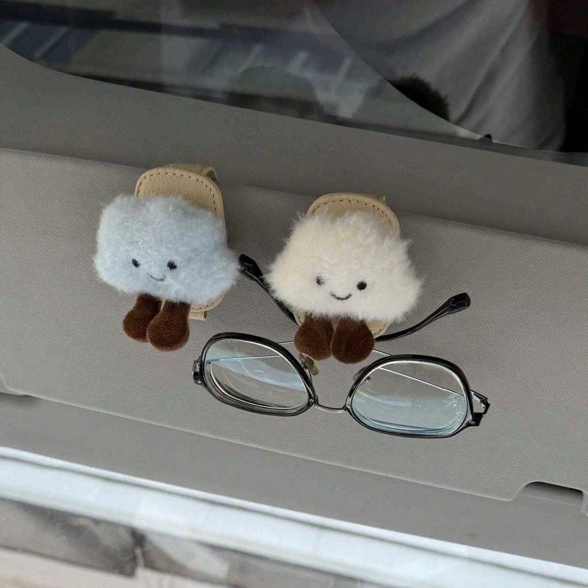 1pc Cute Inflatable Cloud Car Hanging Glasses Holder, Cartoon Multifunctional Sunglasses Rack, Multifunctional Car Ticket Card Storage Organizer, Cute Car Interior Decor, Soft Fluffy Car Interior Deco