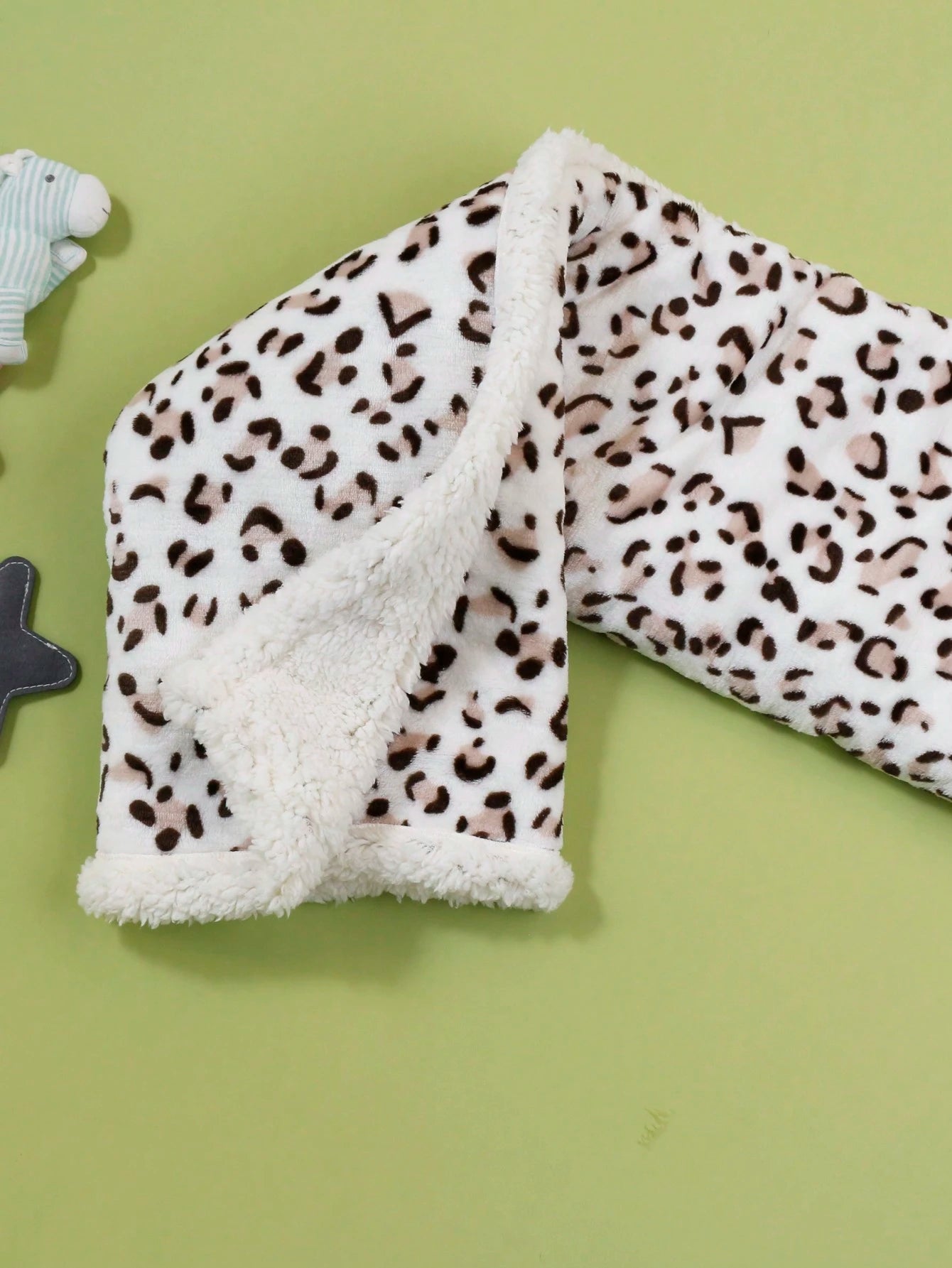 1pc Double-Layer Baby Geometric Print Soft And Comfortable Flannel Blanket For Stroller Love Valentine