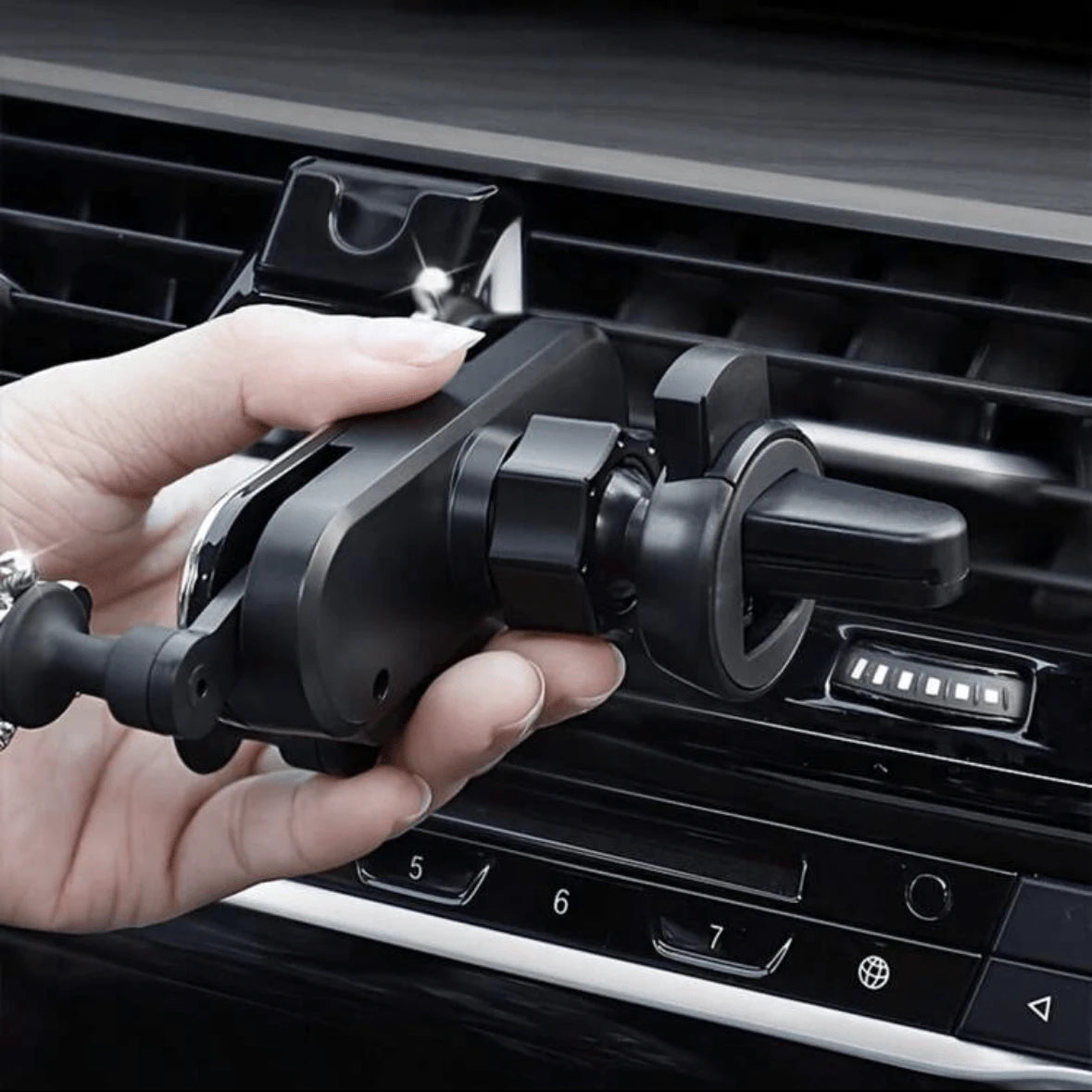 1pc Elegant Flower Car Phone Holder, Exquisite Flower Air Vent Clip Design, Horizontal & Vertical Installation, Auto Lock Stable, Universal Car Navigation Bracket, Fashionable Car Accessory To Add Ref