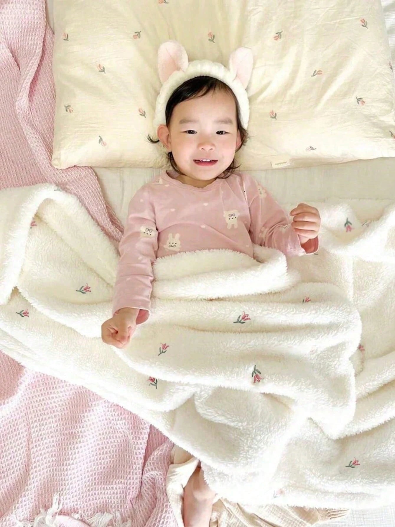 1pc Embroidered Baby Blanket, Infant Fleece Wrap Swaddle Blanket, Warm Multi-Bear Pattern Blanket For Newborn Baby All Season Use, Portable For Outdoor