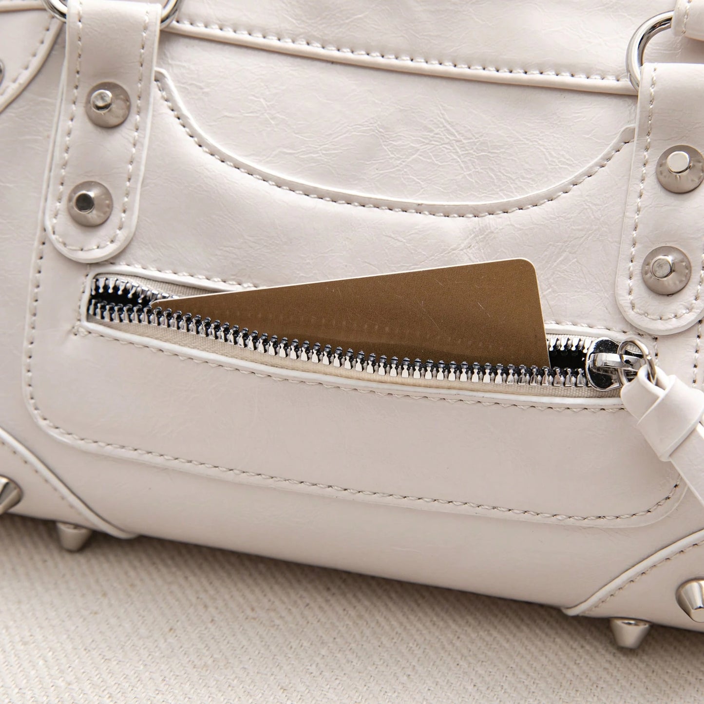 1pc Fashionable Coffee Color Patchwork Rivet, Embedded Metal Rivet, Embedded Dual Handle Adjustable Long Shoulder Strap Design, Fashionable Retro Sweet Cool Style Motorcycle Bag, Women's Handbag, Casu