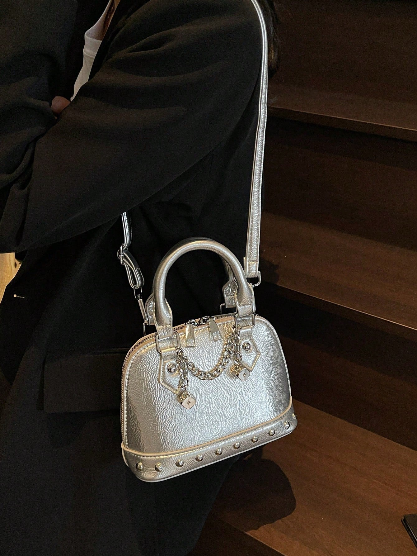 1pc Fashionable Silver PU Rivet Chain Decor Shell Bag Punk Style Mini Hand Bag, Y2K