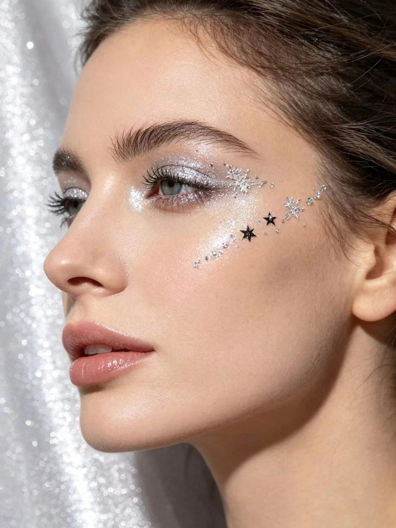 1pc Gilded Edge Multi-Style Animal Texture Face Stickers, Spiral Line Silver Glitter Four-Pointed Star, American Vintage Hot Girl Photography Cold Tone Smoky Highlight Makeup Stickers, Self-Adhesive