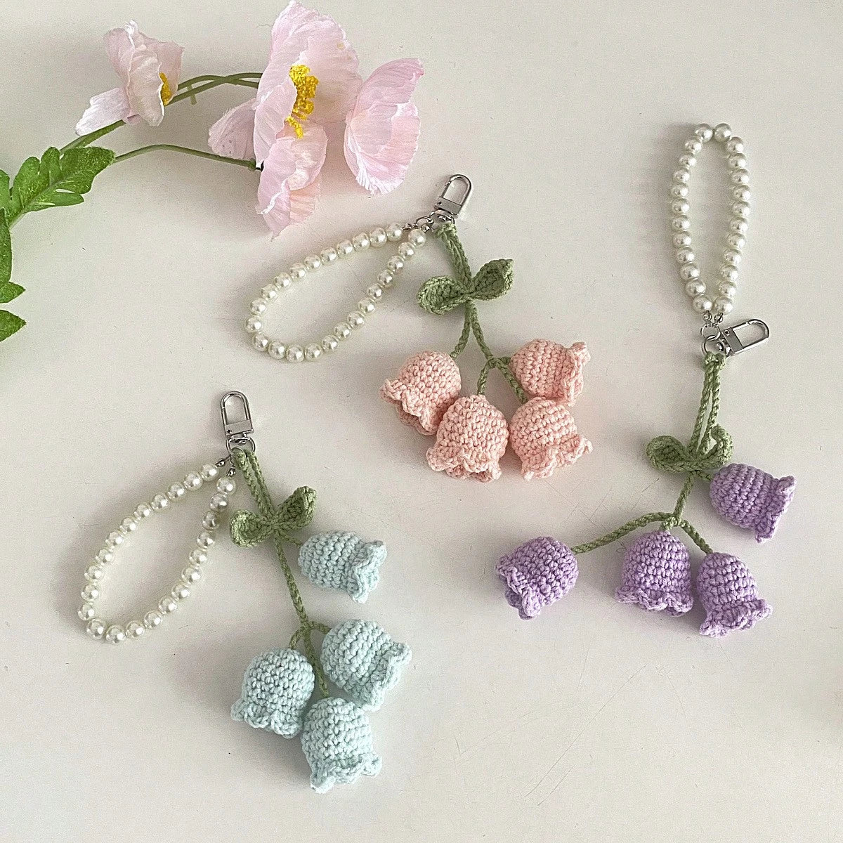 1pc Handmade Crochet Lily Of The Valley Keychain With Pearl Chain, Bohemian Style Bag Charm/Pendant, Unique Birthday Gift Or Party Favor, Length 22cm (8.66 Inches), Soft Floral Design, Crocheted Flowe