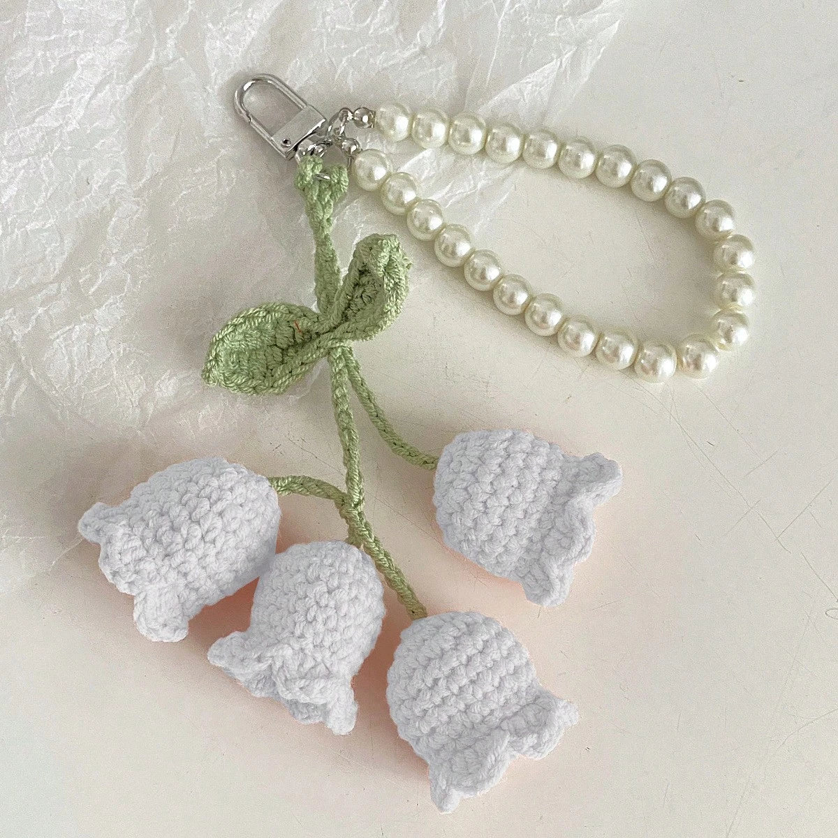 1pc Handmade Crochet Lily Of The Valley Keychain With Pearl Chain, Bohemian Style Bag Charm/Pendant, Unique Birthday Gift Or Party Favor, Length 22cm (8.66 Inches), Soft Floral Design, Crocheted Flowe