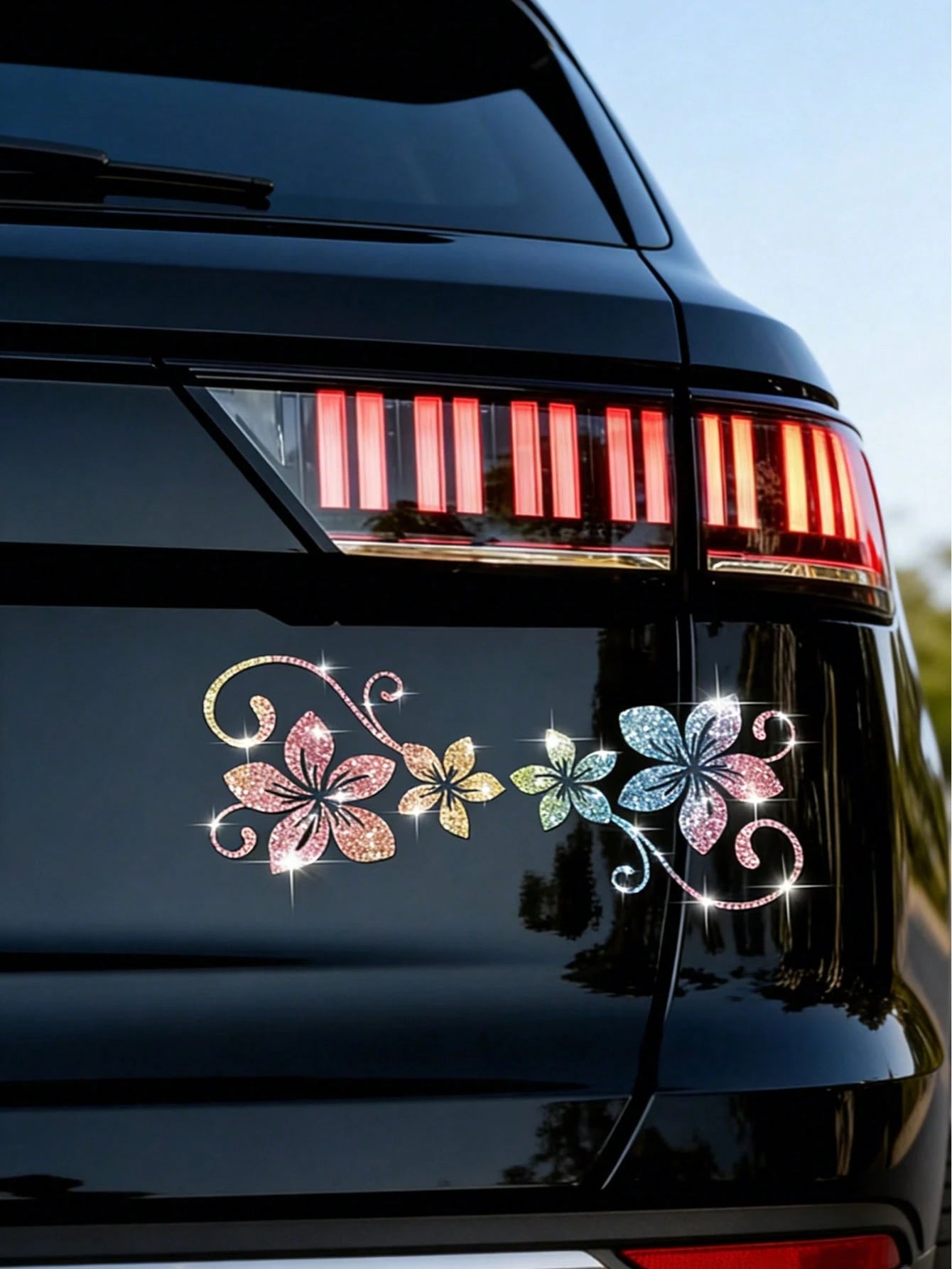1pc Heart-Shaped Butterfly Car Sticker, Shiny Butterfly Heart-Shaped Window Glass Decoration Sticker, Rear And Body Decoration Sticker, Cartoon Sticker Suitable For Laptop, Motorcycle Sticker