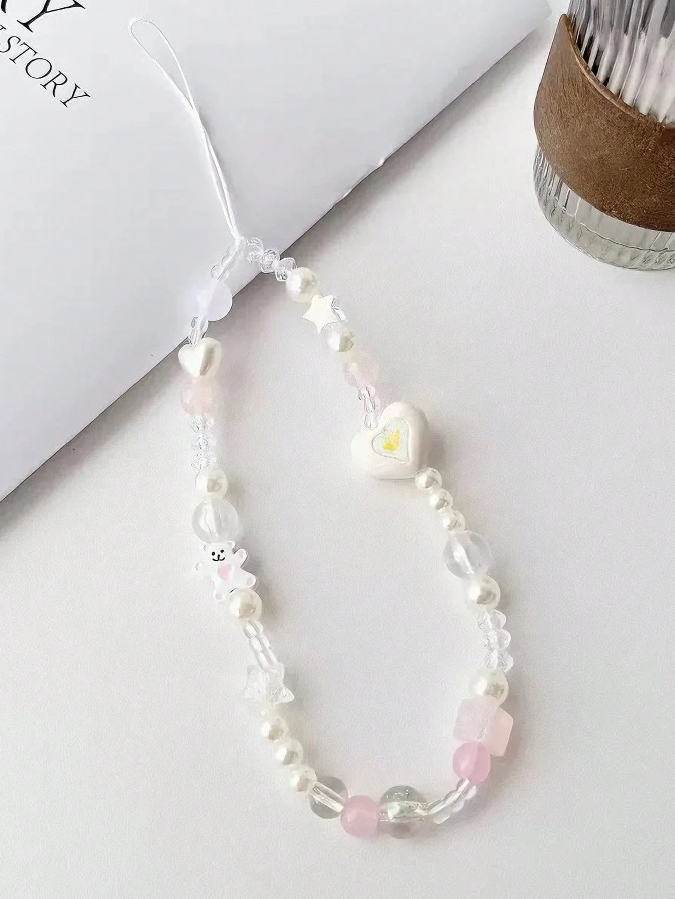 1PC Ins Graffiti Bear West Highland Chain Beaded Jewelry Universal Mobile Phone Ccd Camera Lappel Bracelet Pendant Wrist Diy Gifts For Mother, Family, Friends, Birthday, Holiday Phone Charm, Phone Cha