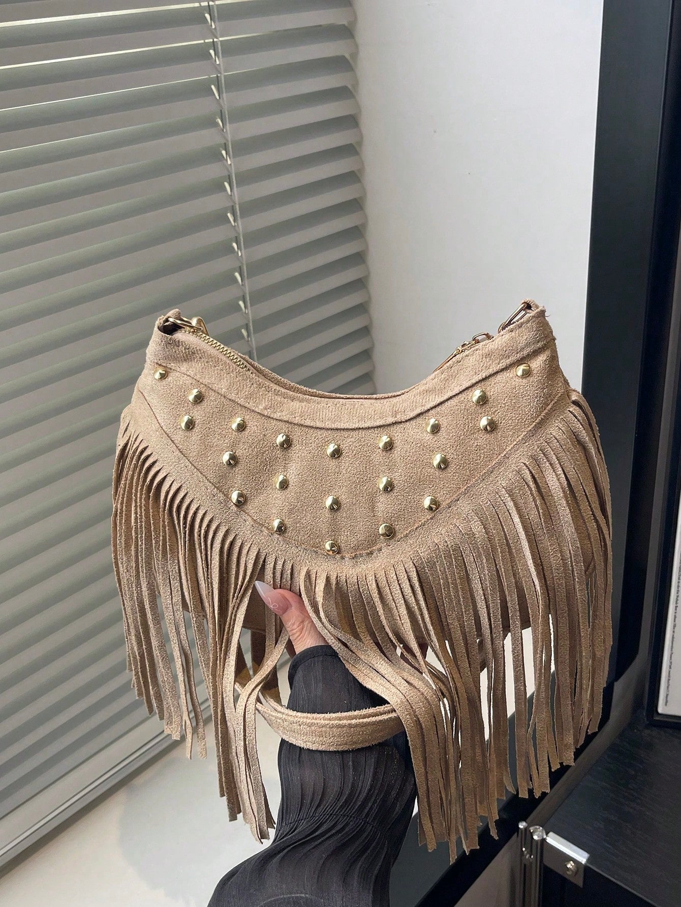 1pc Khaki Suede Fabric Smooth Zipper Rivet Inlaid Tassel Decor Fashion Versatile Casual Solid Color Unique Minimalist Crossbody Bag, Suitable For Women's Daily Use