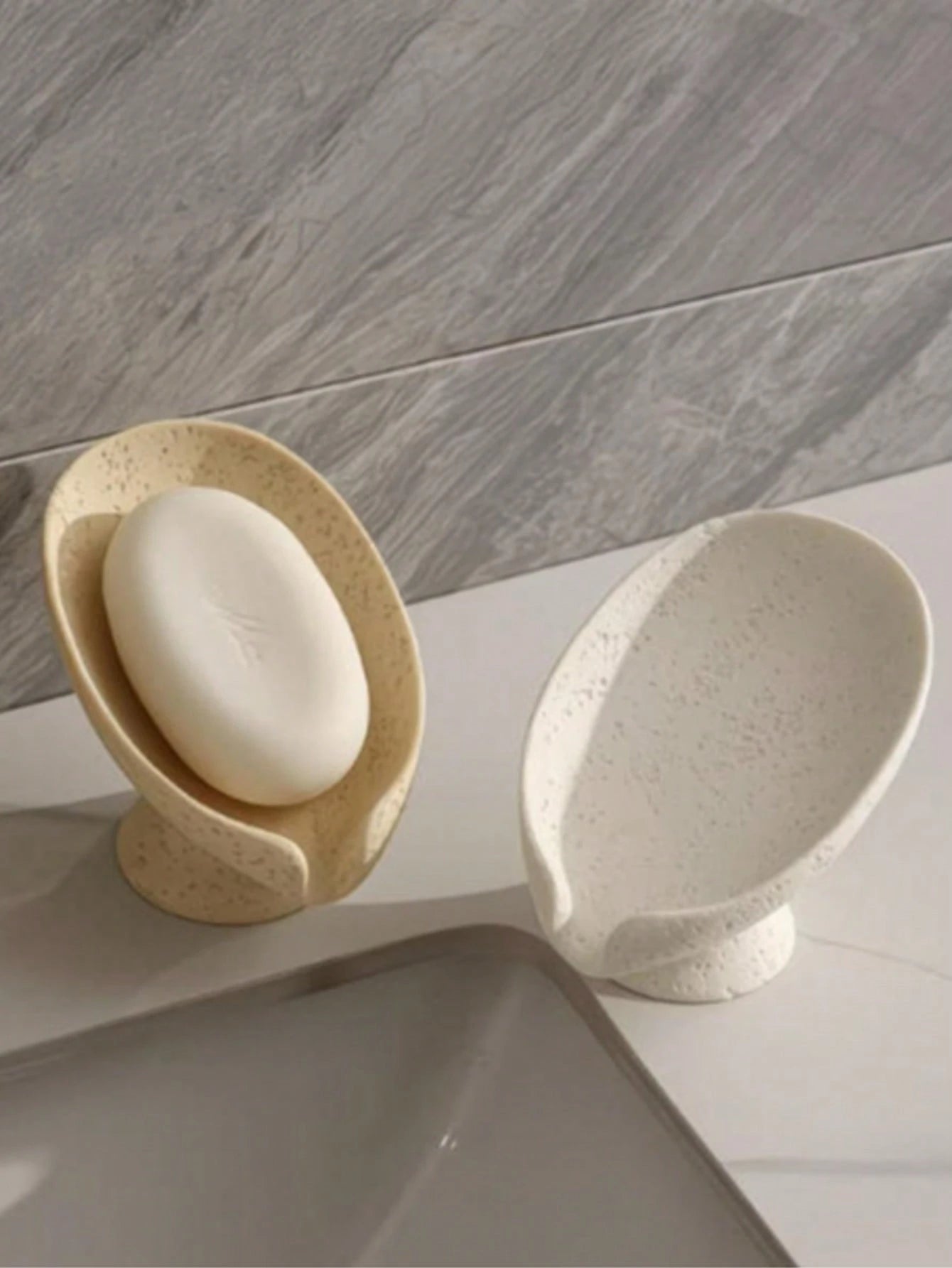 1pc Leaf-Shaped Self-Draining Soap Dish, Suitable For Keeping Soap Dry In Shower, Bathroom Sink, Kitchen Counter Or Bathtub, Appearance Similar To Gypsum Stone