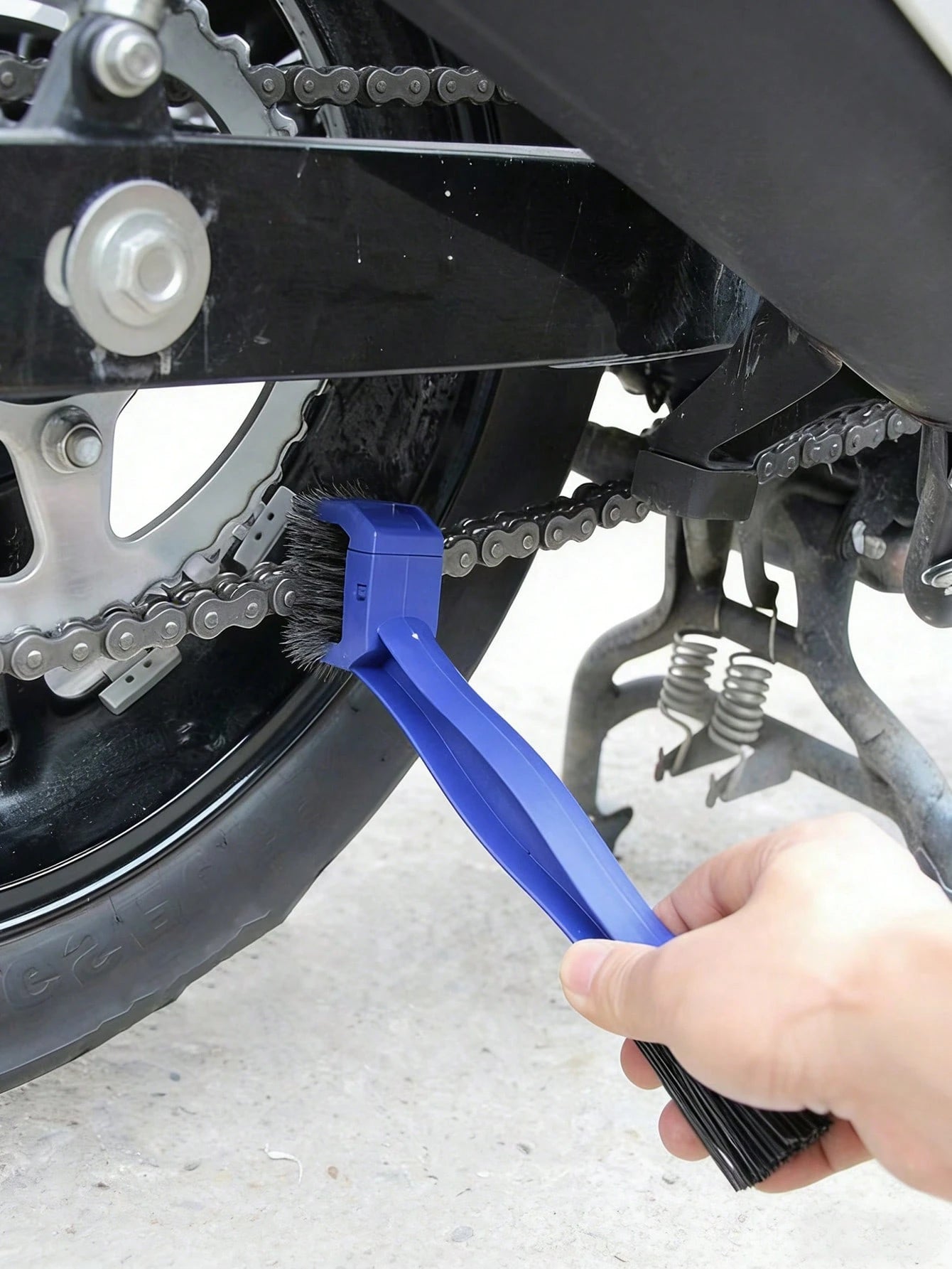 1pc Multi-Functional Motorcycle Chain Cleaning Brush- Efficient Square Tip Brush Suitable For Bicycle, Bicycle Chain Cleaning Brush Accessories, Equipment, Car Cleaning Square Tip Brush, Motorcycle A
