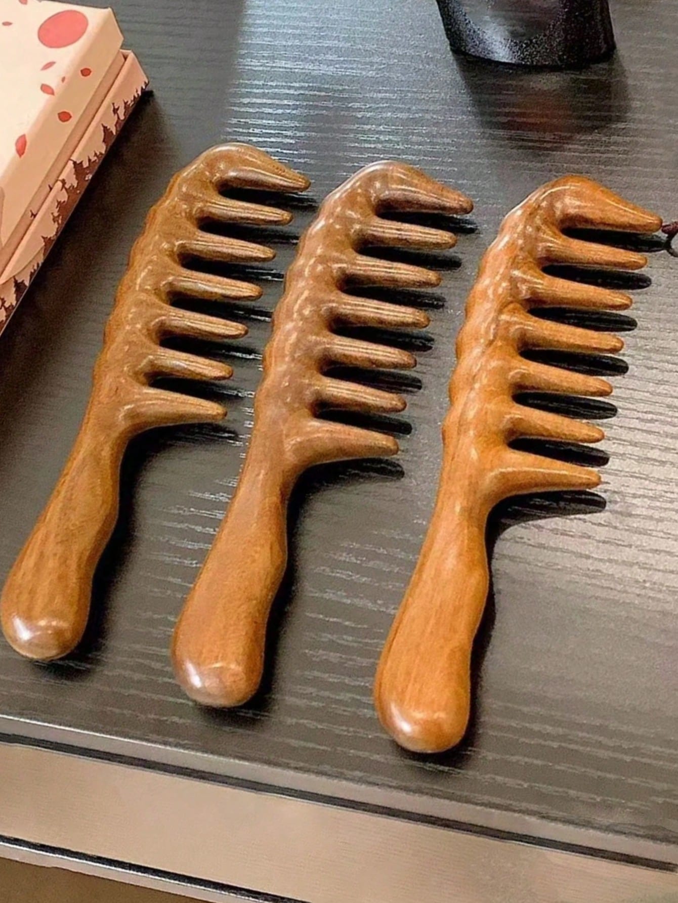 1pc Natural Sandalwood Wide Tooth Comb, Suitable For Women Wavy Hair Styling, Scalp Massage, Heat-Resistant, Anti-Static