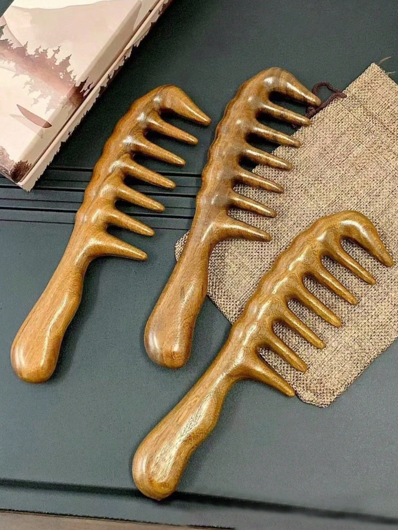 1pc Natural Sandalwood Wide Tooth Comb, Suitable For Women Wavy Hair Styling, Scalp Massage, Heat-Resistant, Anti-Static
