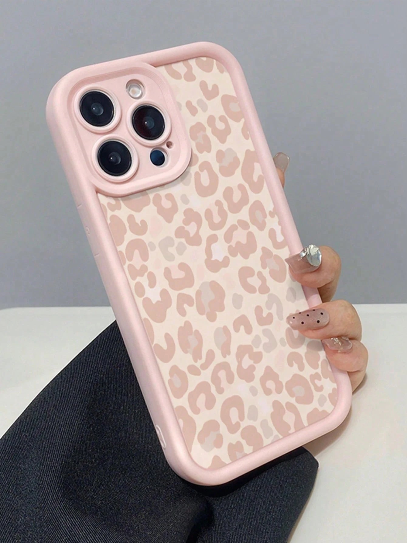 1pc Pink Leopard Print Minimalist Full Coverage TPU Shockproof Phone Case Compatible With Apple 17, 16, 15, 14, 13, 12, 11 Pro Max, Air, And Series,Cute Phone Cases,Summer Beach Style.