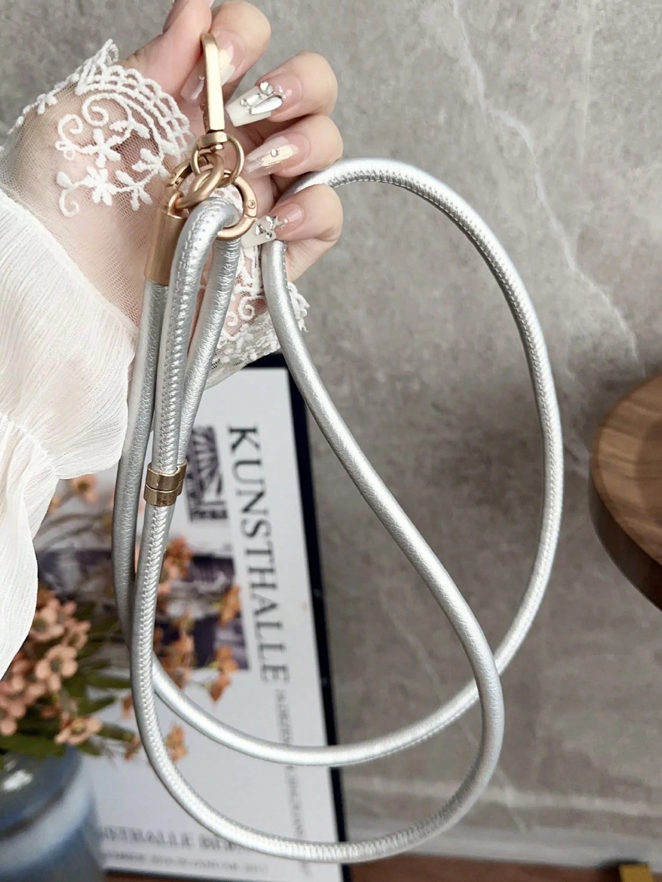 1pc Plain Leather Long Neck Strap Lanyard With Metal Clasp, Durable Crossbody Phone Hanging Cord Gifts For Mother, Family, Friends, Birthday, Holiday Phone Charm, Phone Chain