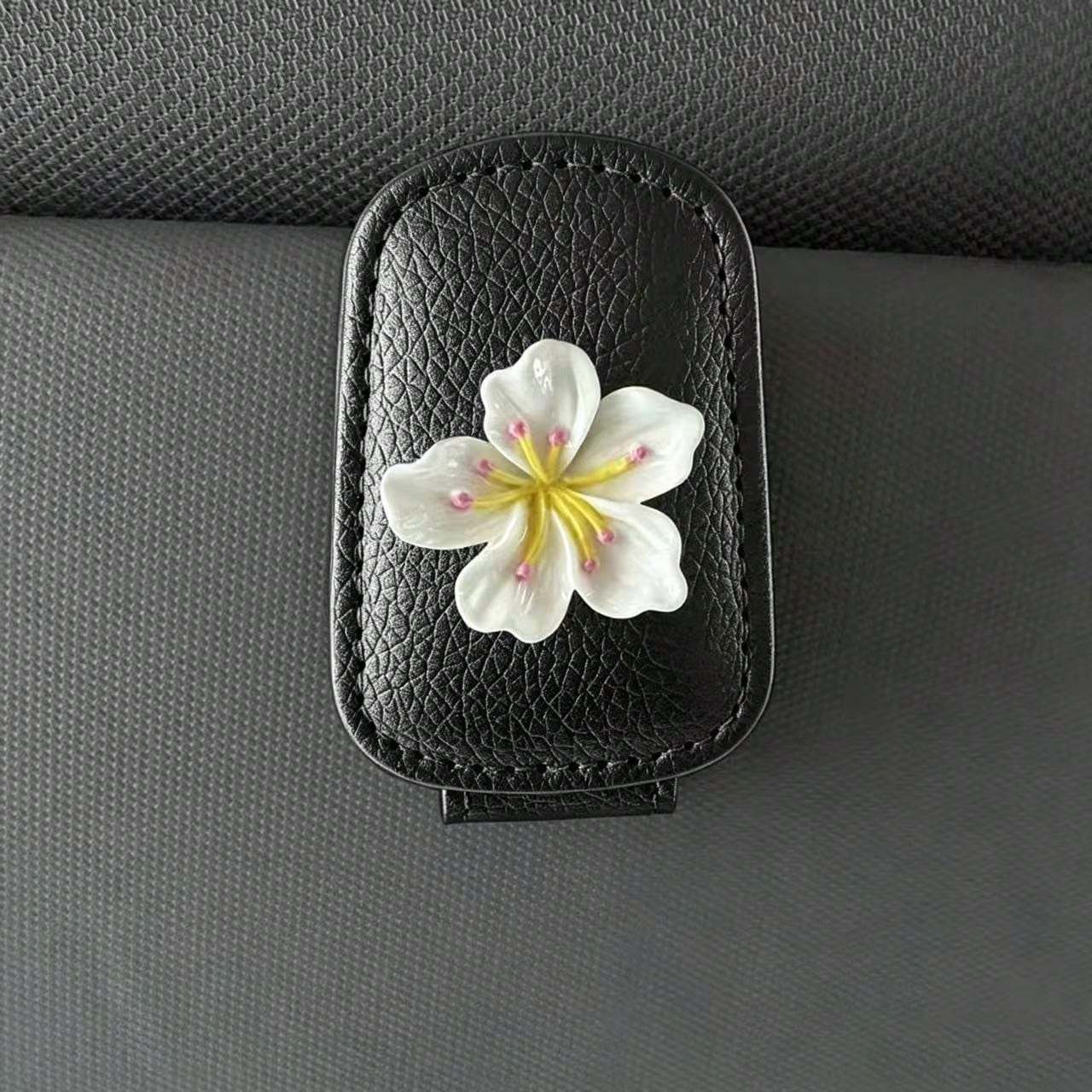 1pc Sakura Flower Shaped Eyeglasses Clip, Universal PU Leather Card Eyeglasses Holder For Car Sun Visor