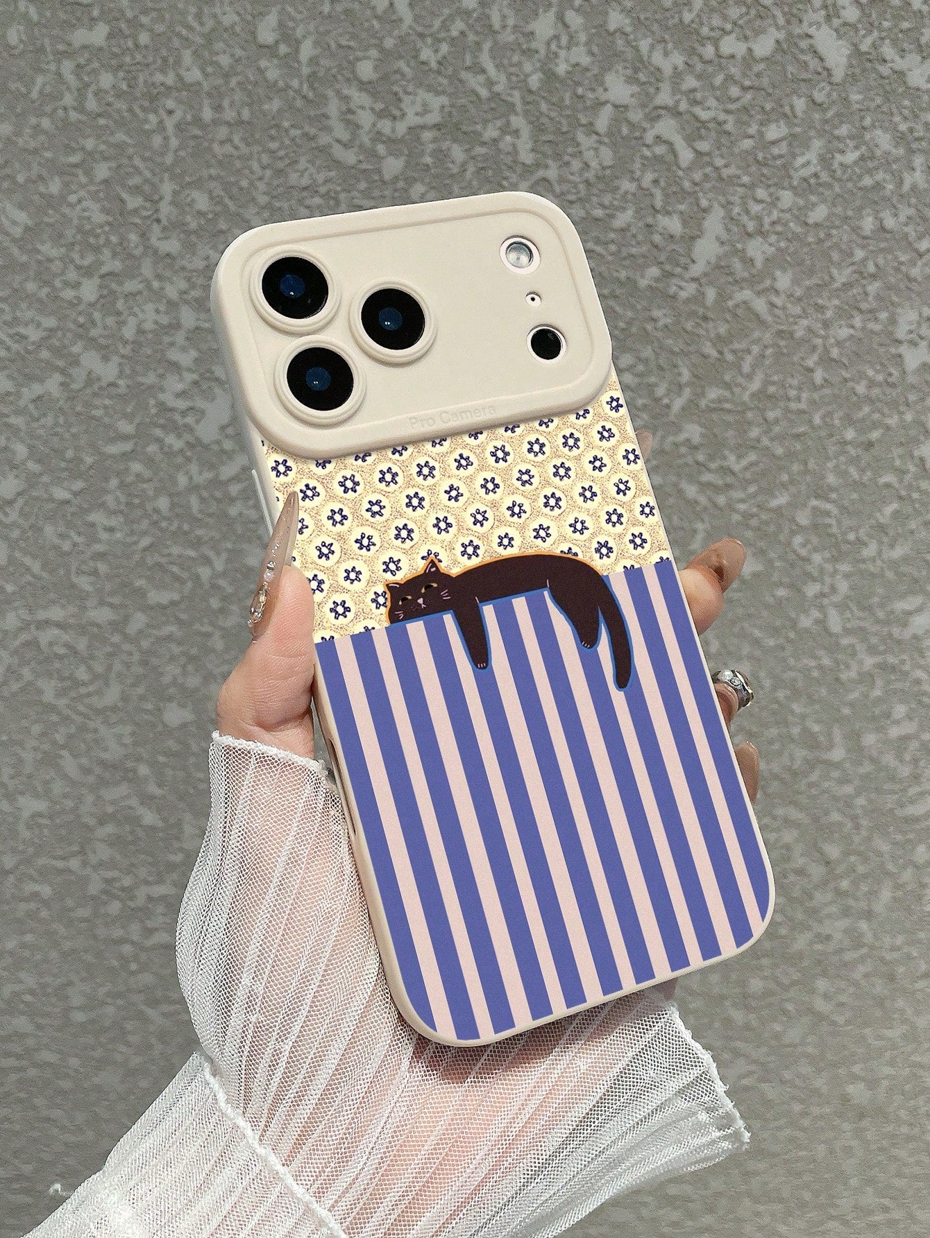 1pc Slouchy Black Cat & Vintage Floral Tile Print Phone Case, Pink Faux Leather Texture Anti-Drop Protective Cover, Cute Girly & Vintage Aesthetic Design, Cute Phone Case, Flower Phone Case, Compatibl
