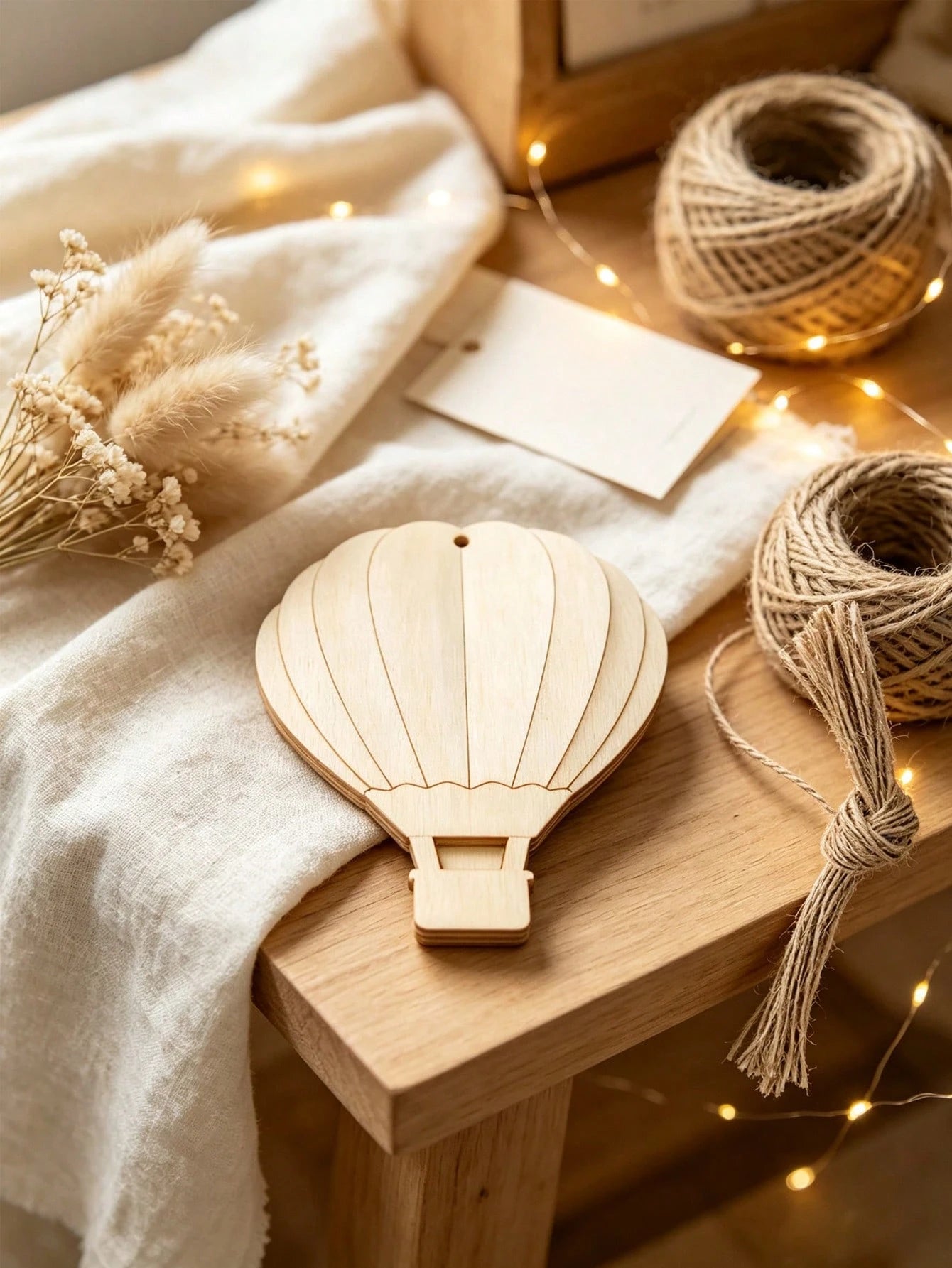 1pc Stainless Steel & Wooden Hot Air Balloon Shaped Slice DIY Painting Piece, Wooden Hot Air Balloon Wall Decor, Wooden Hot Air Balloon & Cloud Decoration, With Jute Rope, Home Christmas Tree Decorati
