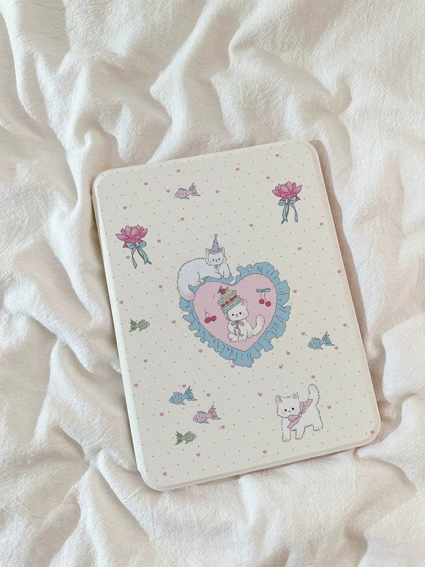 1PC Sweet Heart Cake White Cat 360° Rotating Acrylic Tablet Case, Multi-Angle Adjustable Stand, Built-In Pen Slot, Compatible With IPad5, IPad6, IPad7, IPad8, IPad9, IPad10, IPad11, Air2, Air3, Air4