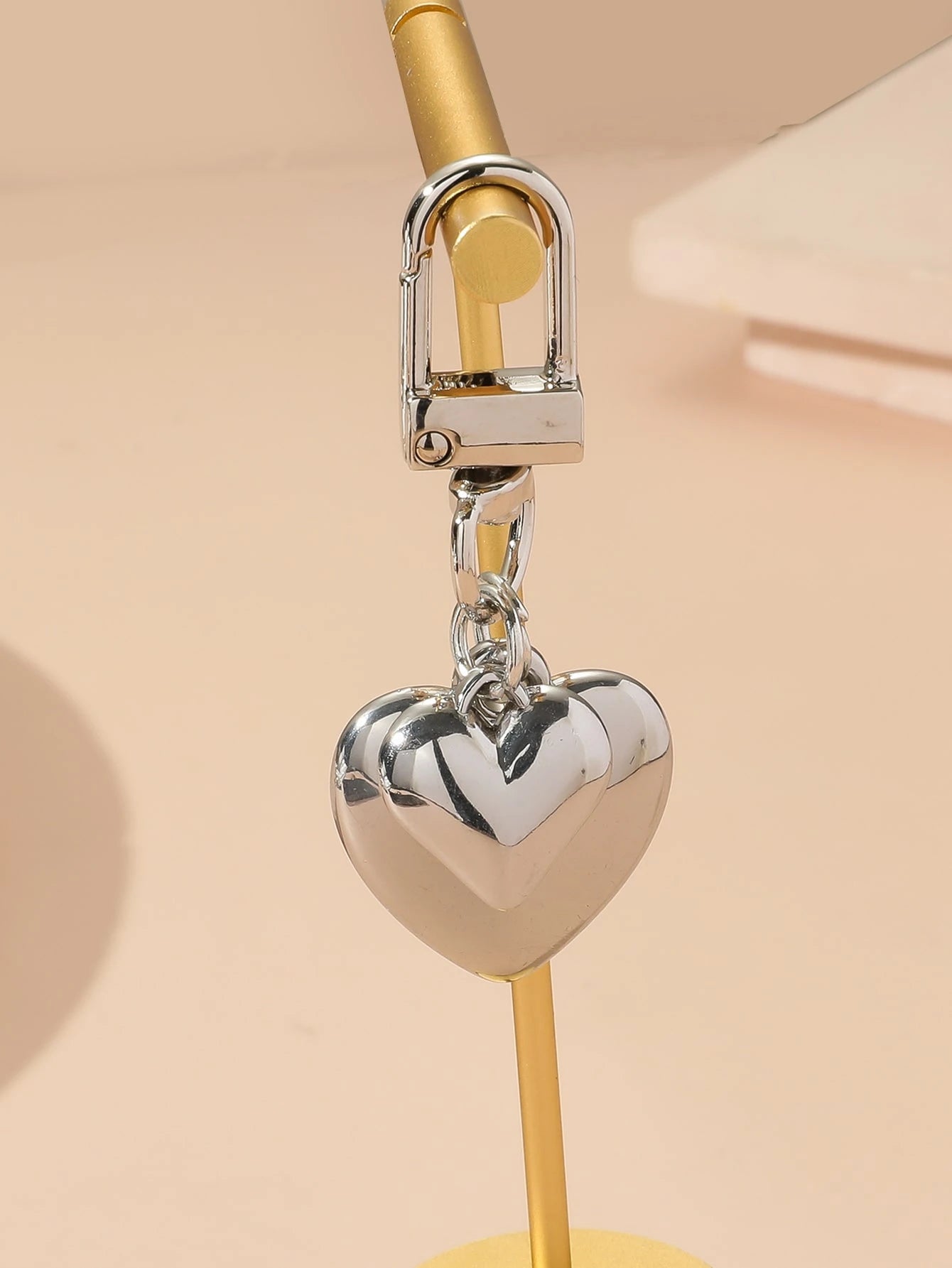 1pc Unisex Creative Ins Electroplated Heart Shaped Keychain Pendant, Best Friends Gift, Bag Decoration Accessory Back To School Supplies Gifts For Teachers Valentines