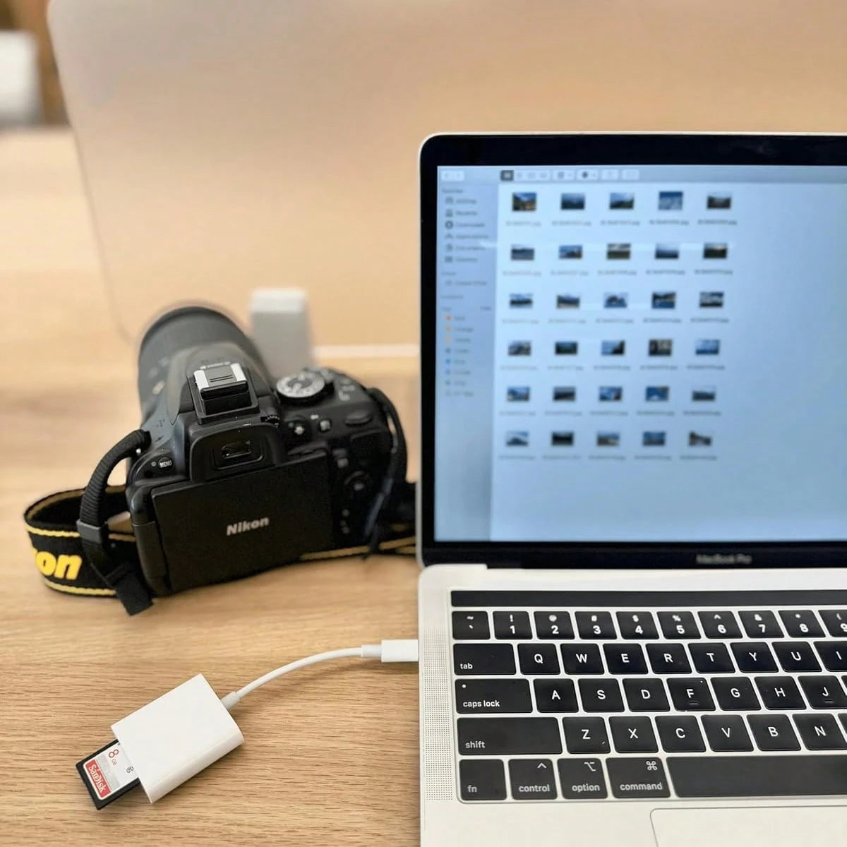 1pc Unisex Portable USB-C/Lightning 2-In-1 Card Reader Dual Slot SD/TF High-Speed Transfer Plug & Play Smart Compatible With All Devices Apple Android Camera Travel Office Streaming Essential Digital