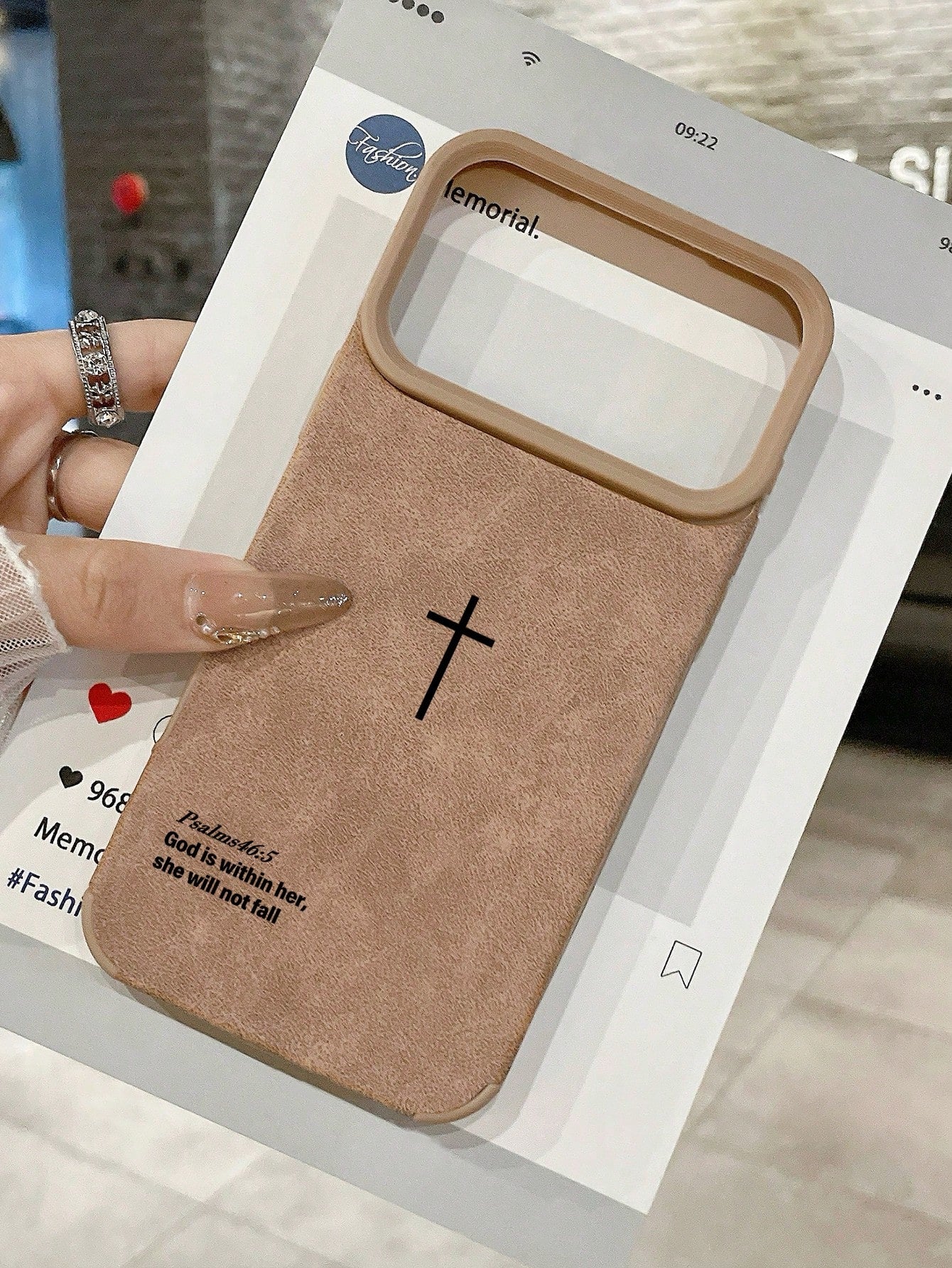 1pc Vintage Faux Suede Cross Religious English Scripture Phone Case Cover, Ins European & American Healing Style Psalm Slogan Anti-Slip Anti-Drop Full Coverage Protective Shell, Suitable For Mother's