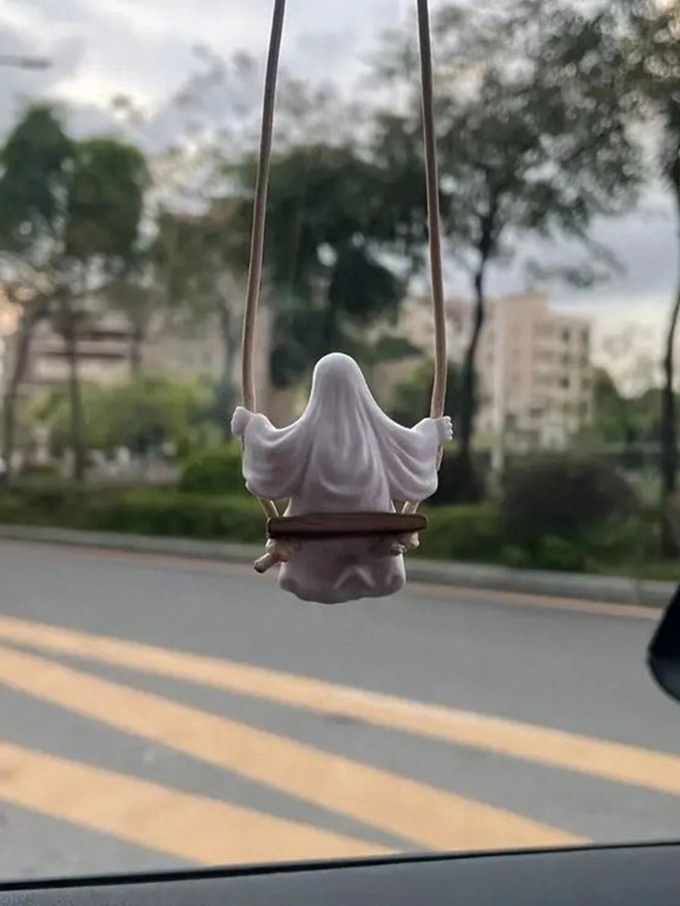1pc White PVC Swing Ghost Car Pendant, Suitable For Rear View Mirror Decoration, Home Garden Decor