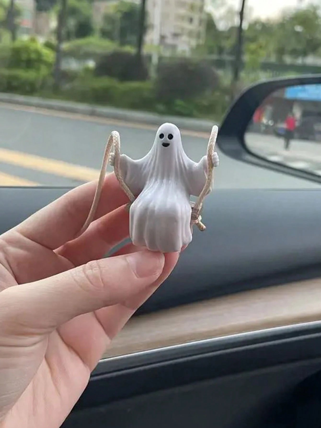 1pc White PVC Swing Ghost Car Pendant, Suitable For Rear View Mirror Decoration, Home Garden Decor