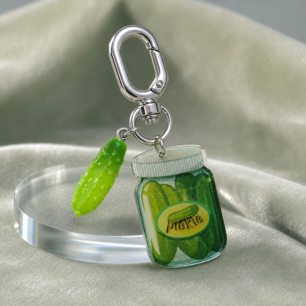 1pc Women's Artificial Cucumber Pendant, Artificial Pickled Cucumber Bottle Pendant Keychain, Funny Fruit & Vegetable Bag Charm