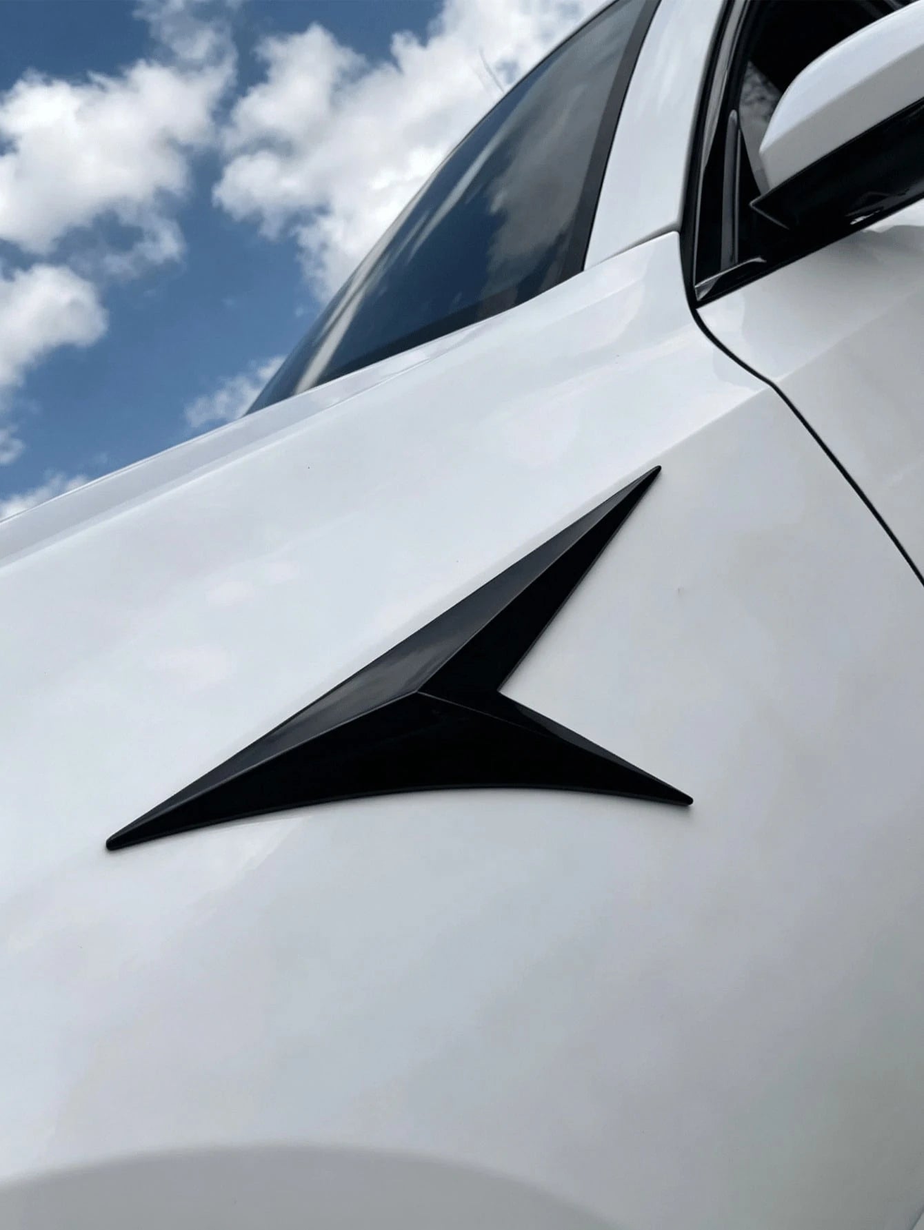 2 Universal V-Shaped Mudguard Vent Stickers, Waterproof Self-Adhesive Hood Air Intake Covers, Suitable For Sedans And SUVs