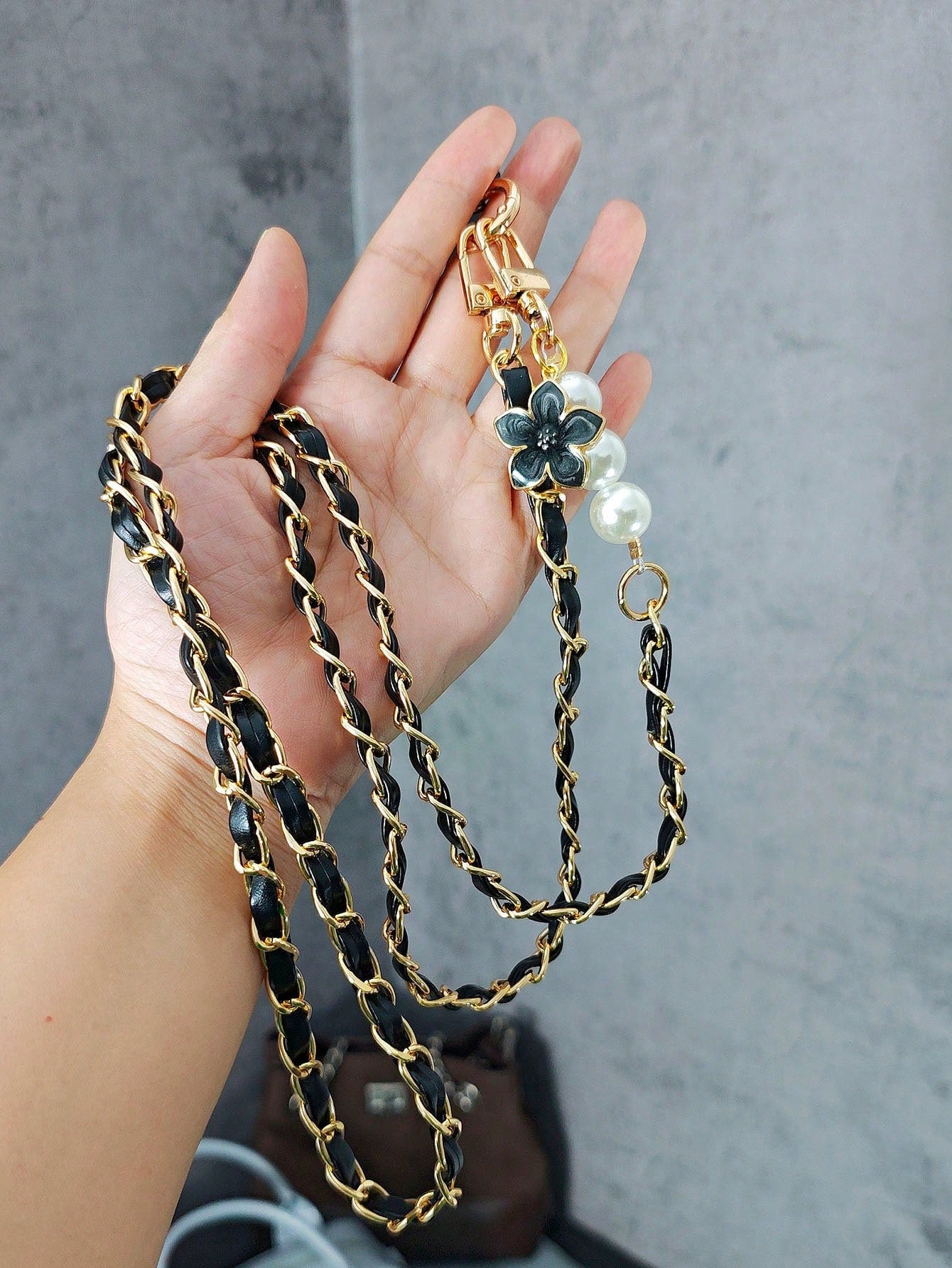 2026 New Versatile Long Phone Lanyard Crossbody Strap With High-End Pearl Leather Chain, Women's Outdoor Travel Pendant Bag Shell Universal, Suitable For Outdoor Travel, Hiking, Unisex, Short Phone Ho