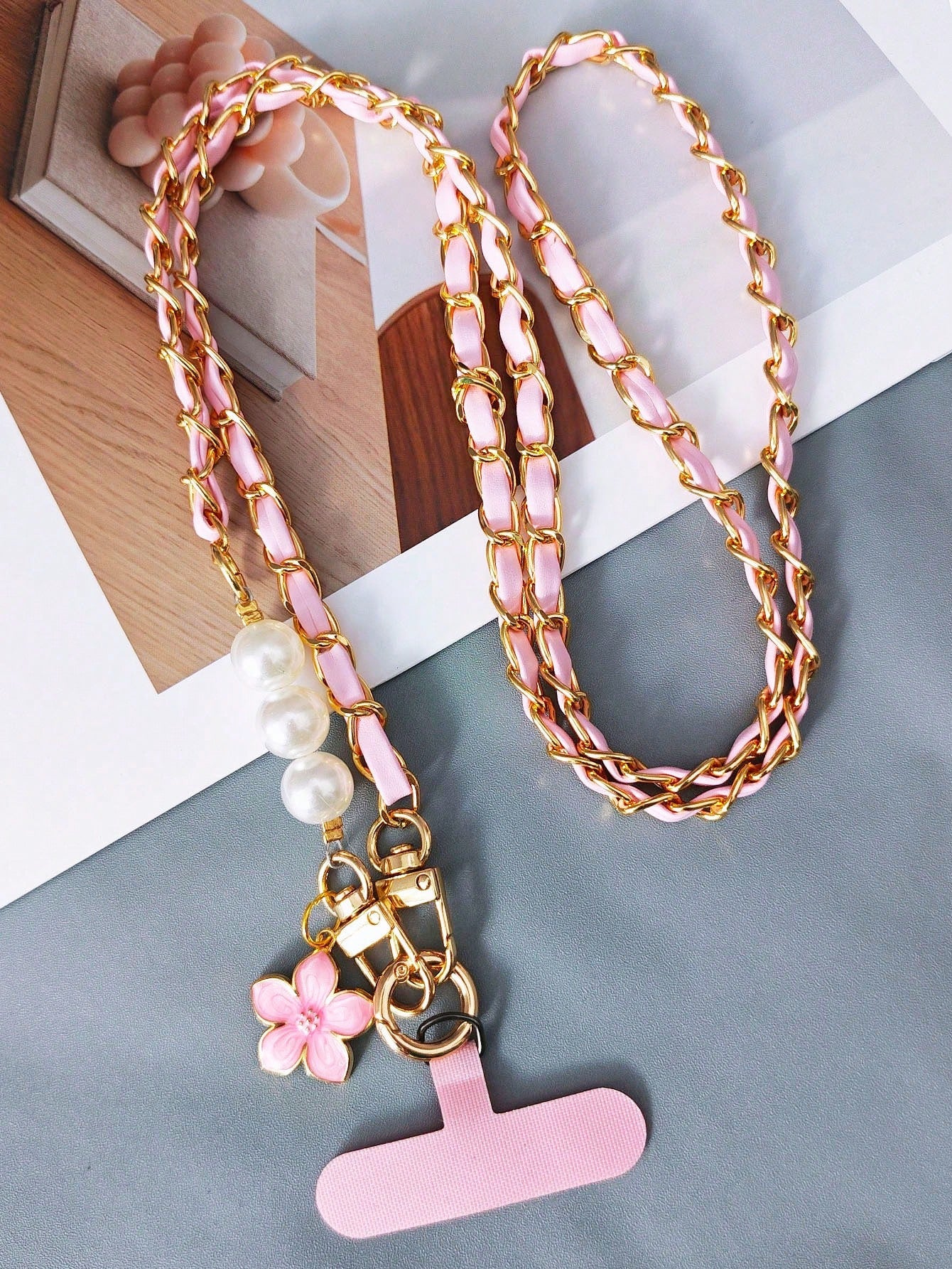 2026 New Versatile Long Phone Lanyard Crossbody Strap With High-End Pearl Leather Chain, Women's Outdoor Travel Pendant Bag Shell Universal, Suitable For Outdoor Travel, Hiking, Unisex, Short Phone Ho
