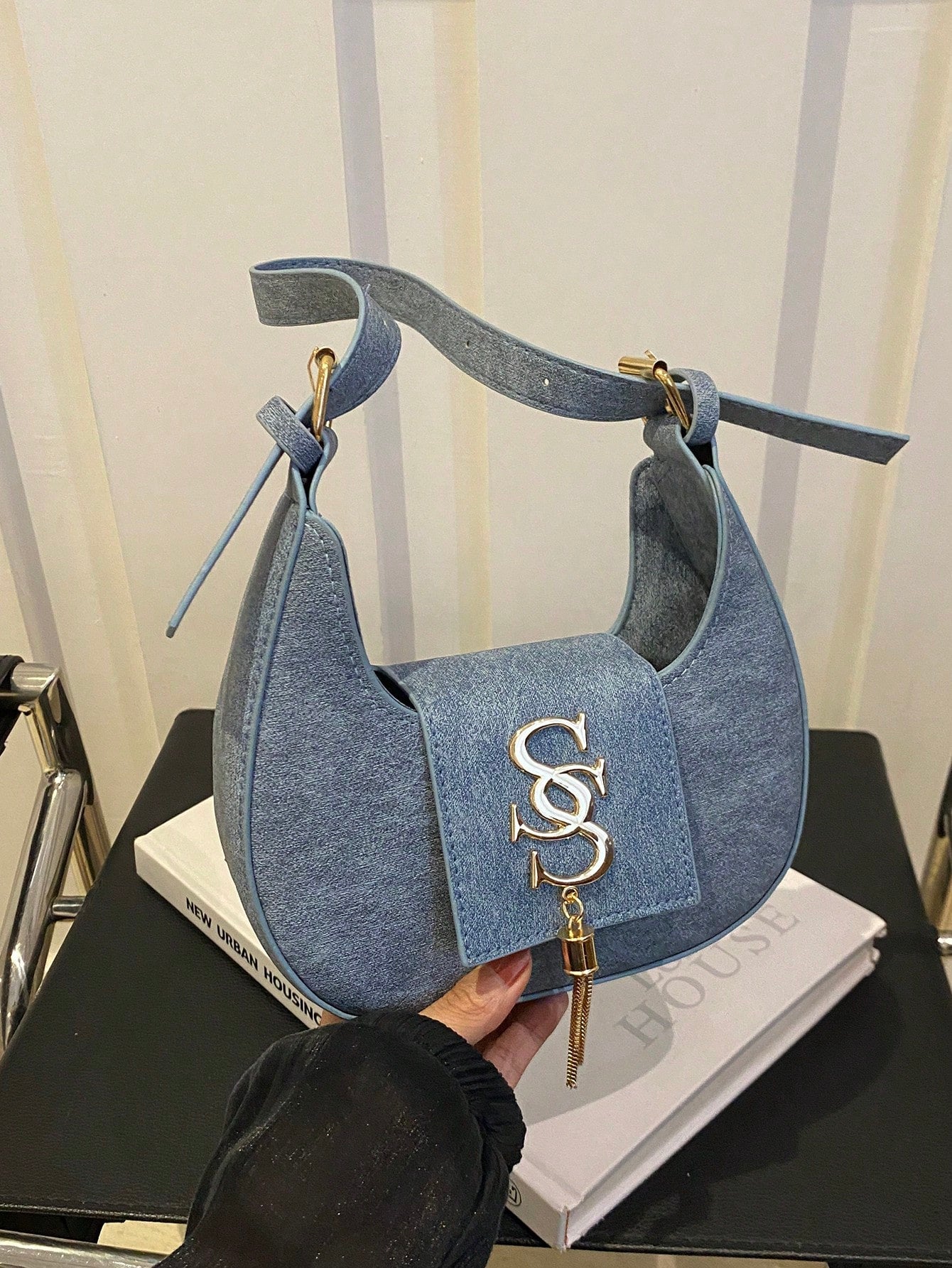 2026 Winter New Arrival Women's Personalized Crossbody Bag, Korean Crescent Casual Bag, Fashionable Chain Shoulder Bag For Ladies