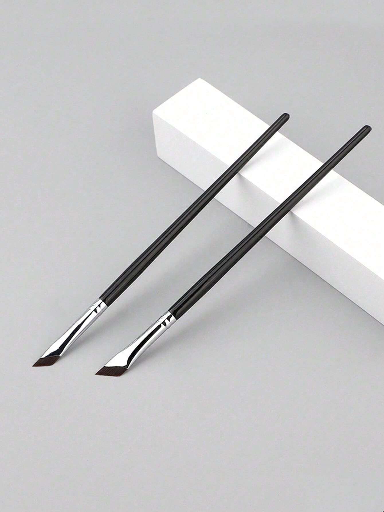 2pcs Angled Eyebrow Brush And Eyeliner Gel Makeup Brush, Blending Brush For Eyebrows And Eye Area,Foundation Brush,Concealer Brush,Blush Brush,Contour Brush,Blush Brush,Bronzer Brush,Powder Brush,Foun