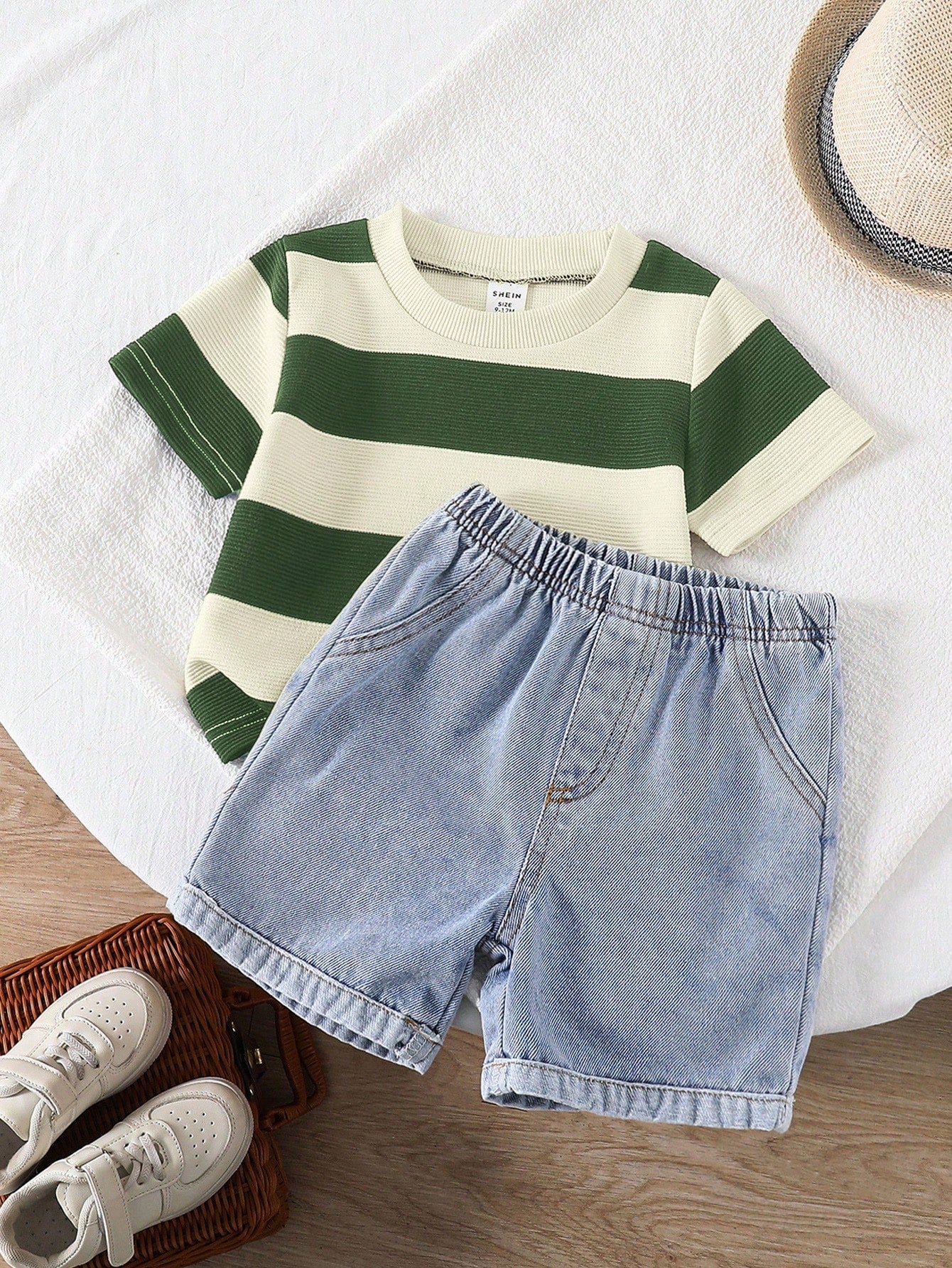 2pcs Baby Boy Casual Cute Black & White Striped Short Sleeve T-Shirt And Denim Shorts Set, Suitable For Spring/Summer