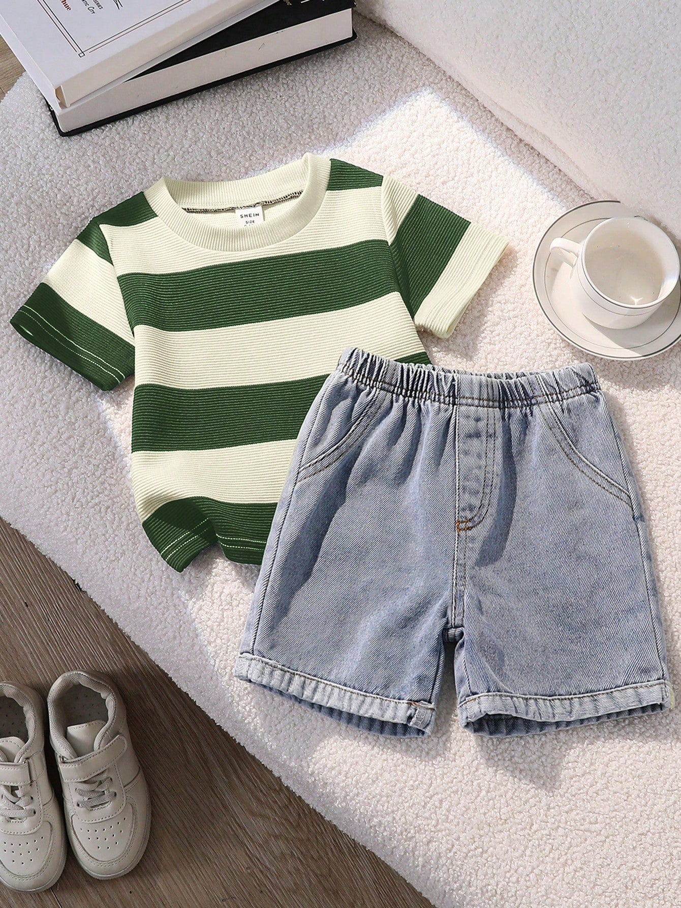 2pcs Baby Boy Casual Cute Black & White Striped Short Sleeve T-Shirt And Denim Shorts Set, Suitable For Spring/Summer