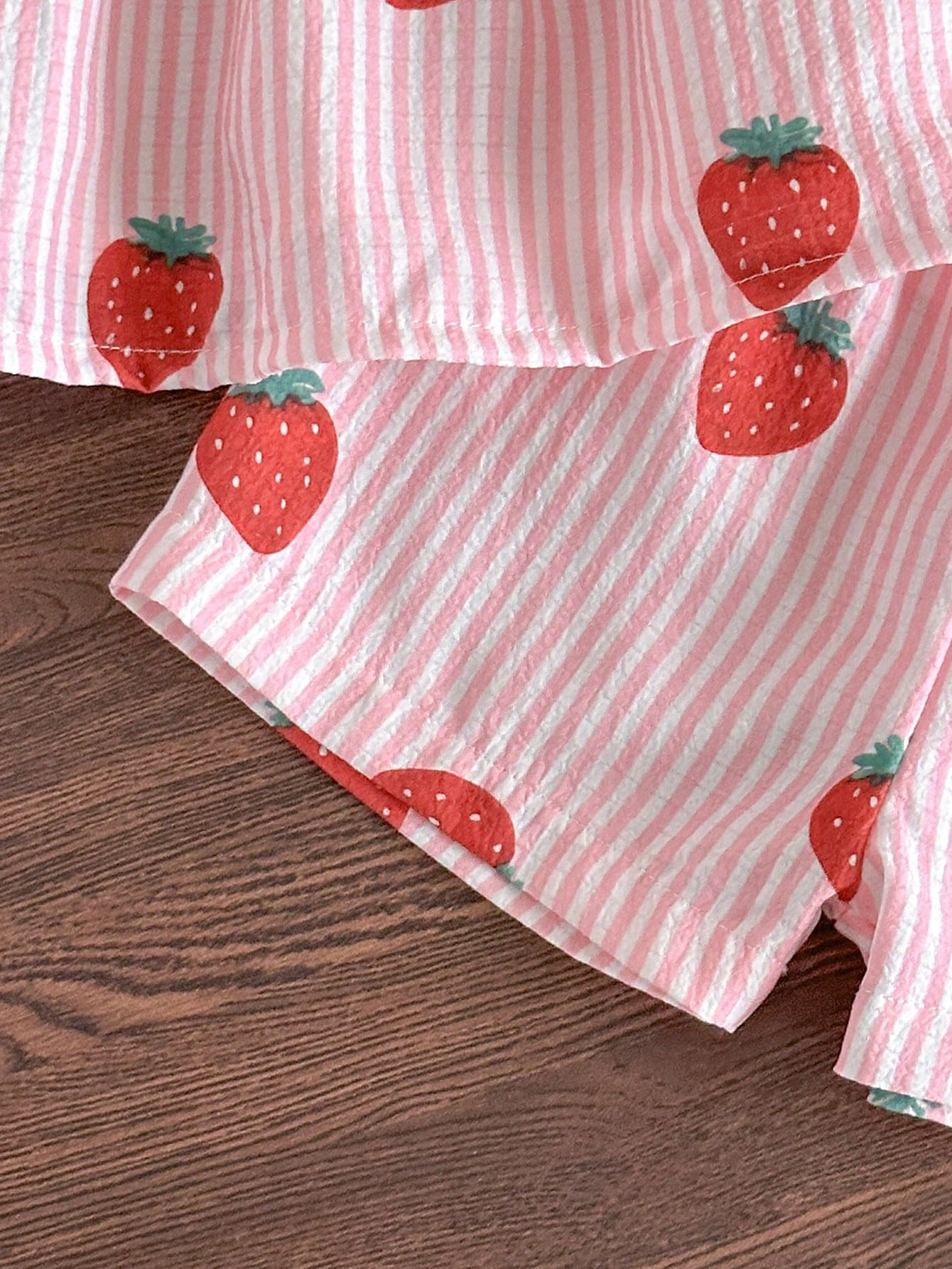 2pcs Baby Girl Toddler/Newborn 0-3 Years Spring/Summer Casual Daily Cute Vacation Striped Bow Decor Cute Yellow Lemon Pattern Camisole Top + Shorts Set