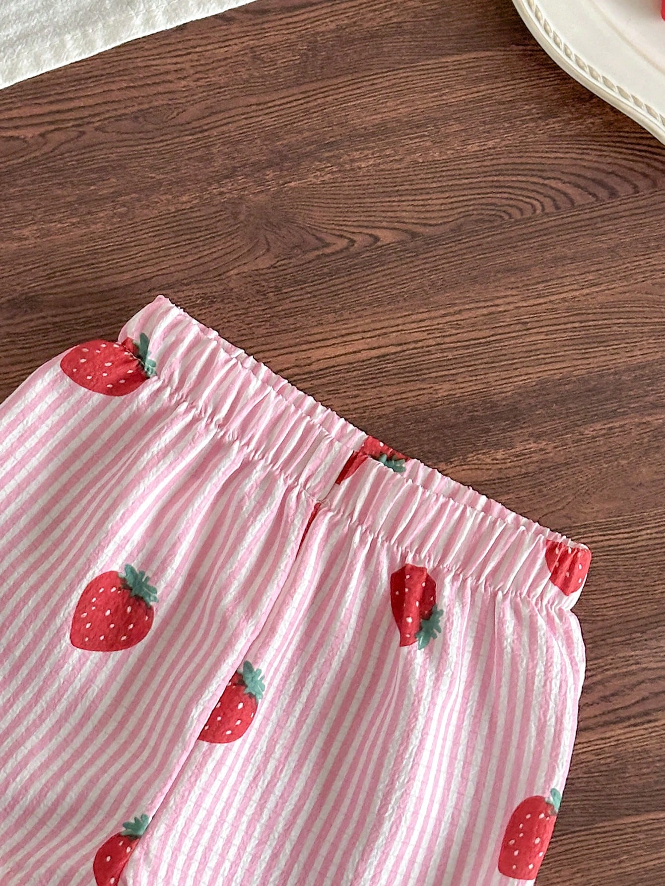 2pcs Baby Girl Toddler/Newborn 0-3 Years Spring/Summer Casual Daily Cute Vacation Striped Bow Decor Cute Yellow Lemon Pattern Camisole Top + Shorts Set